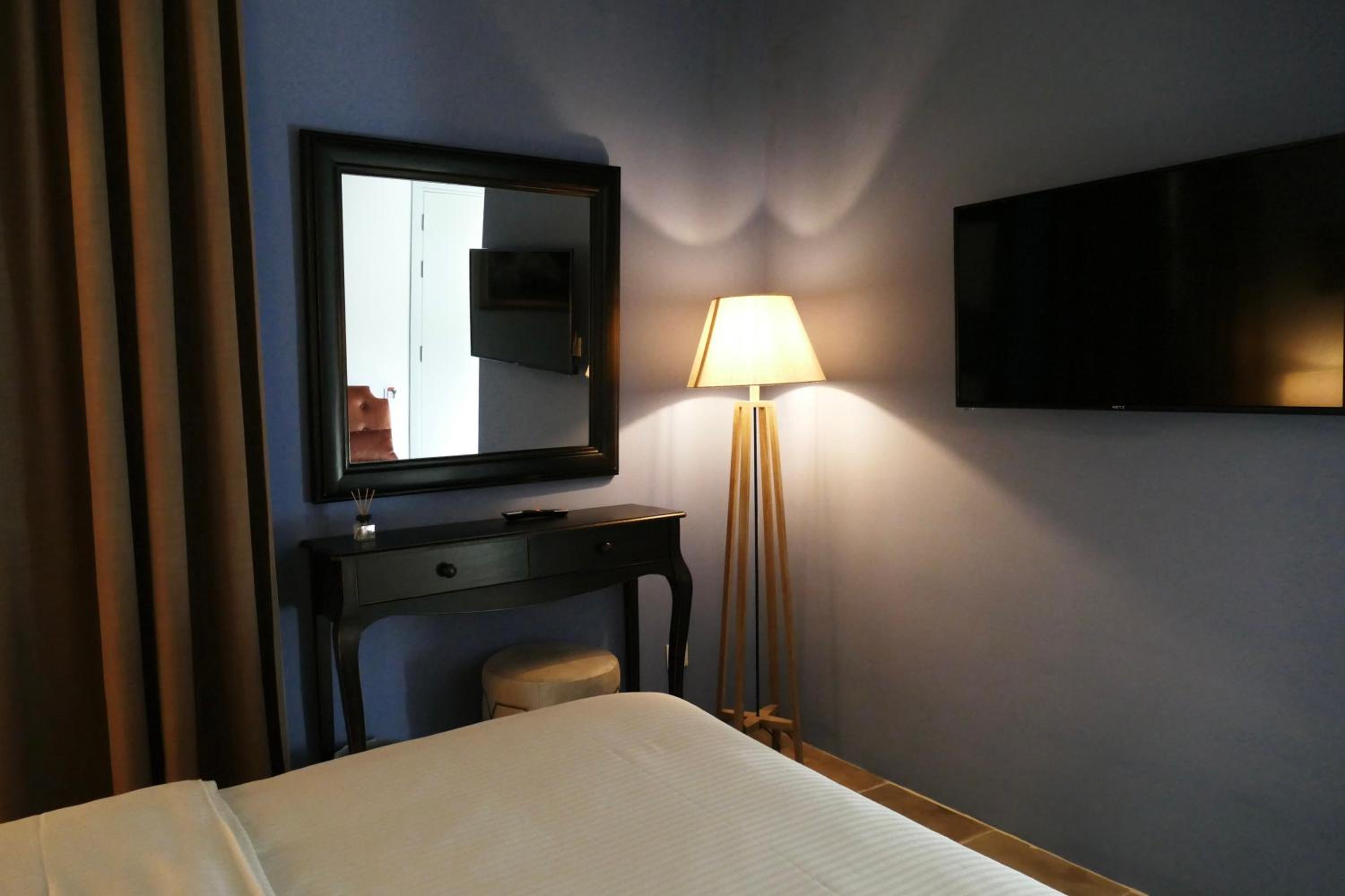 Deluxe Suite photo 2