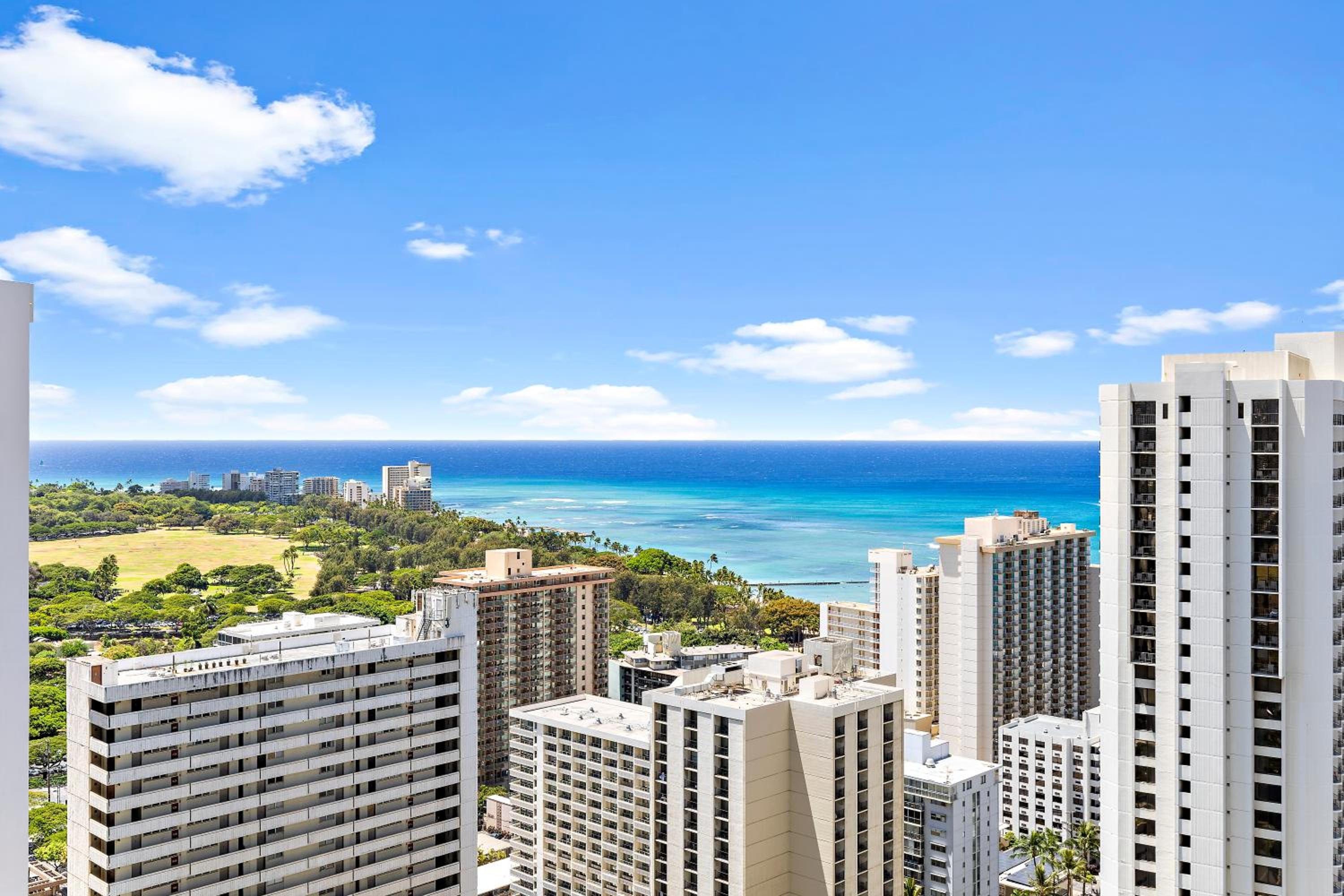Oceanview condo with lanai & beach access: Apartment with Sea View photo
