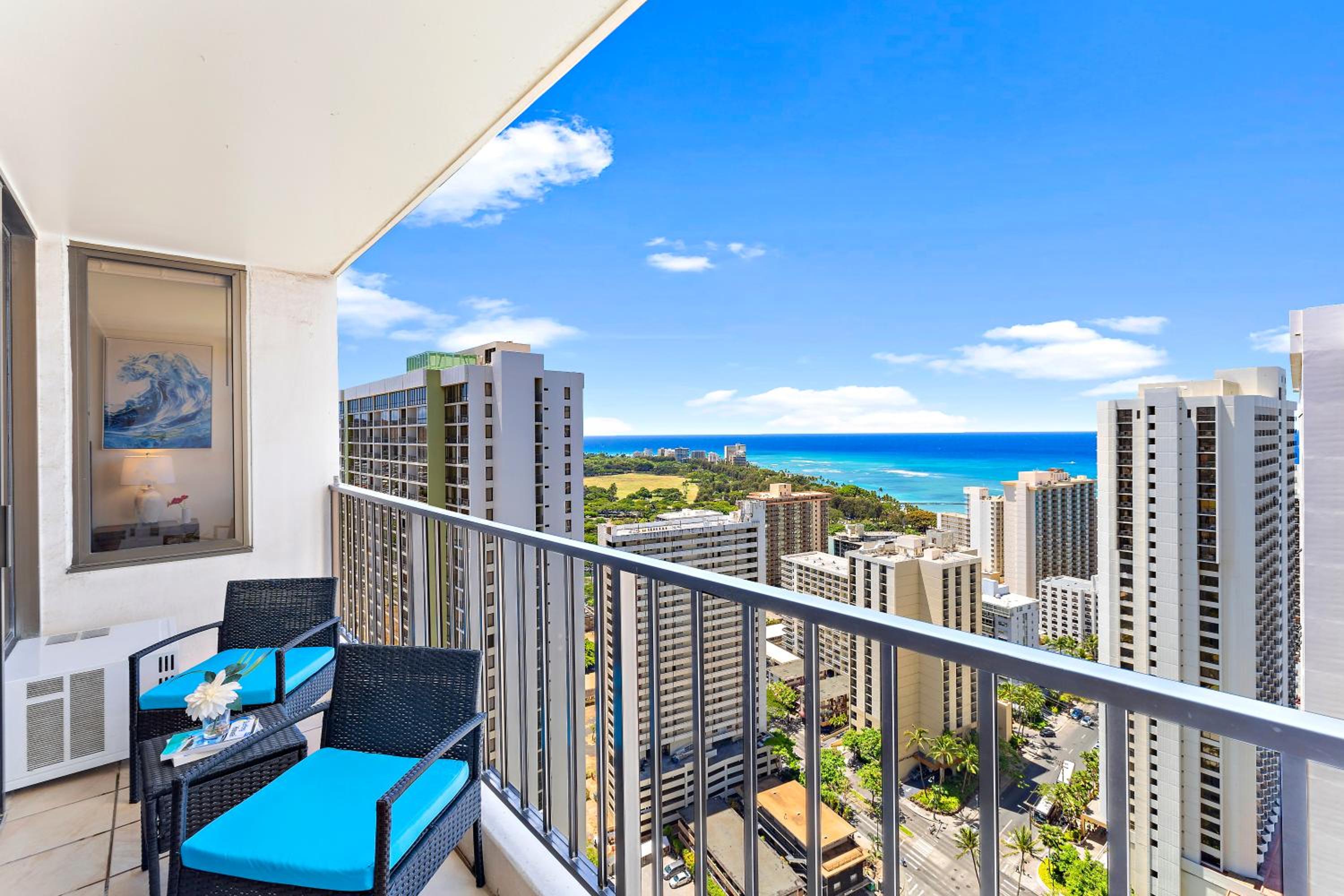 Oceanview condo with lanai & beach access: Apartment with Sea View photo