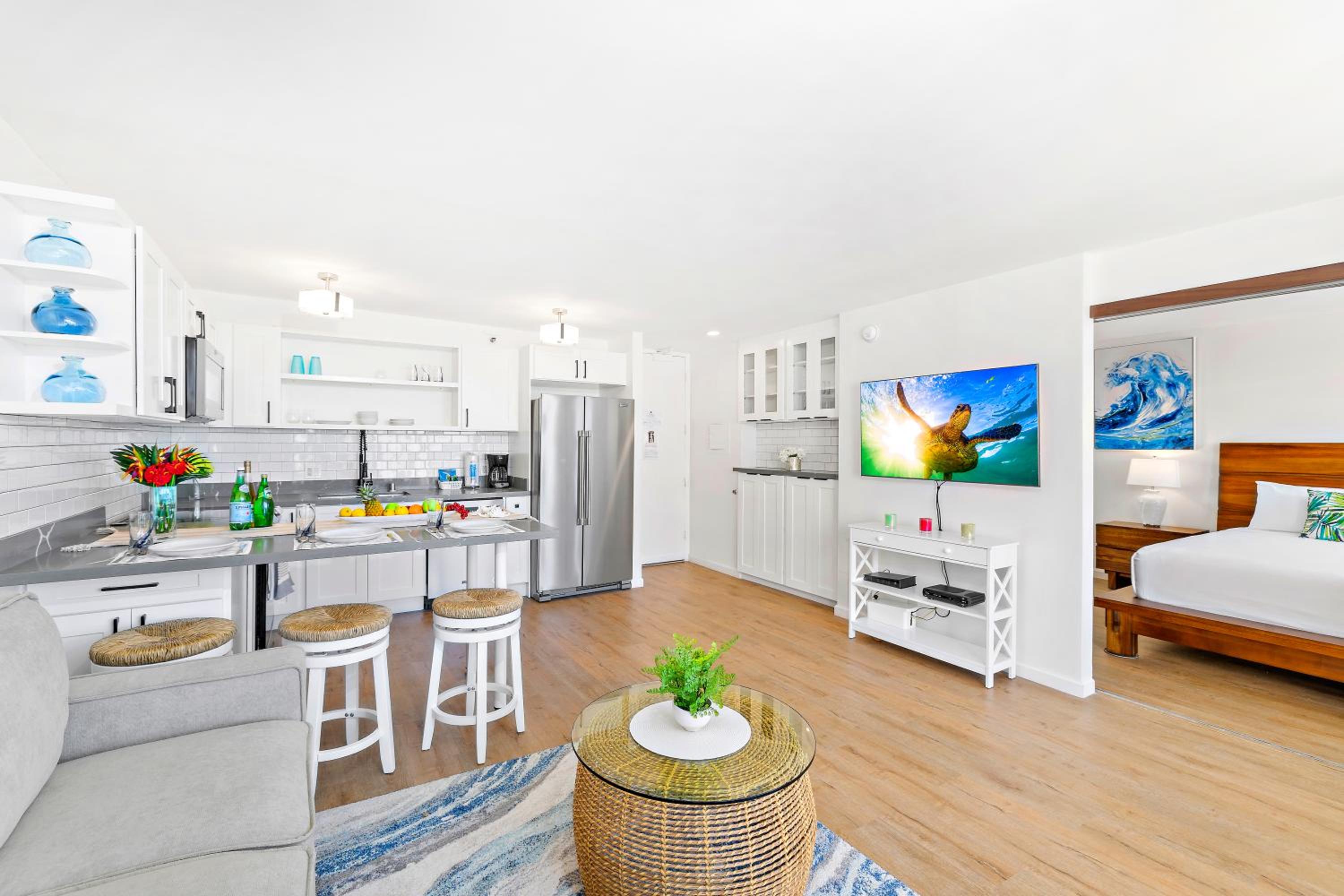 Oceanview condo with lanai & beach access: Apartment with Sea View photo