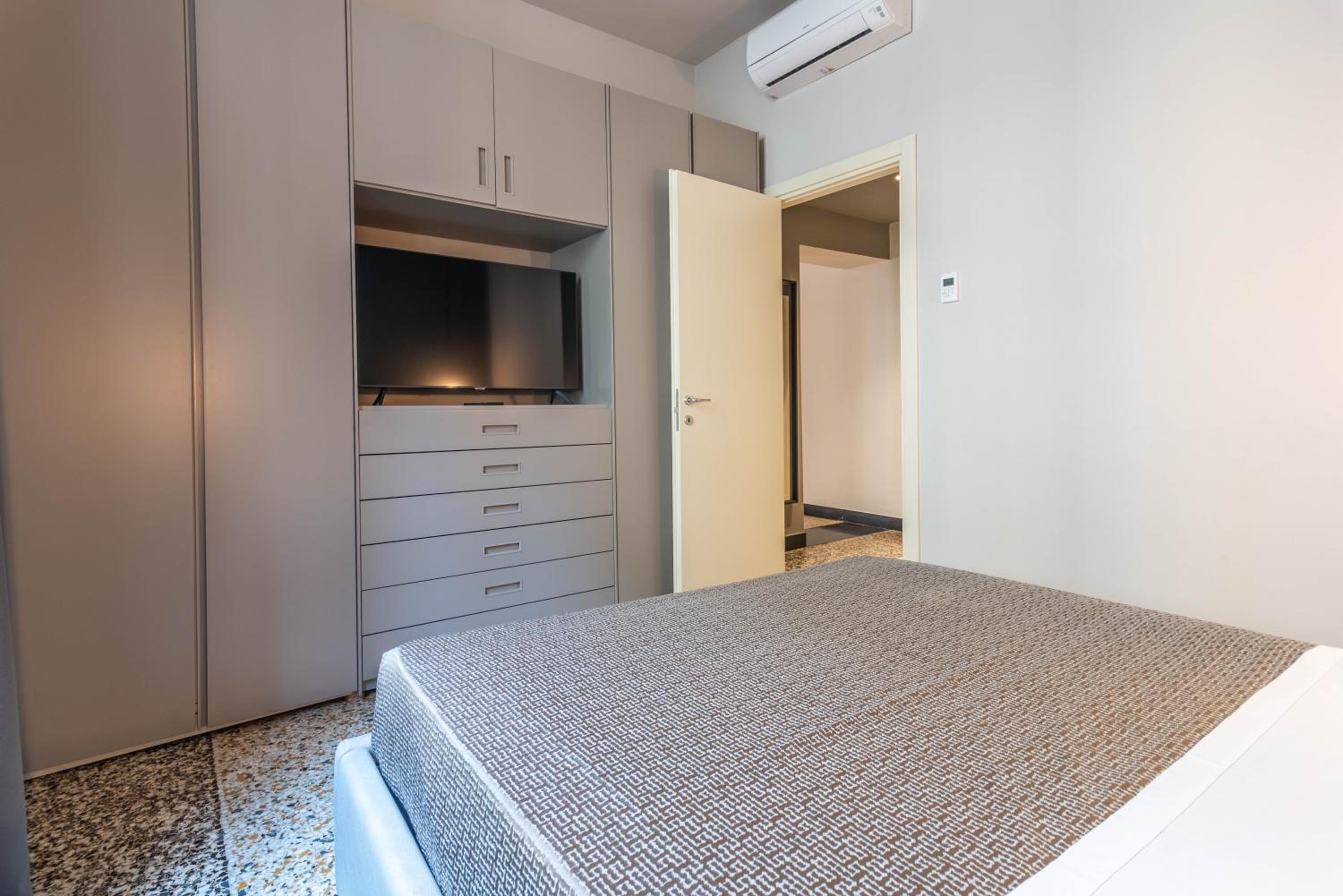 Deluxe Apartment photo 3