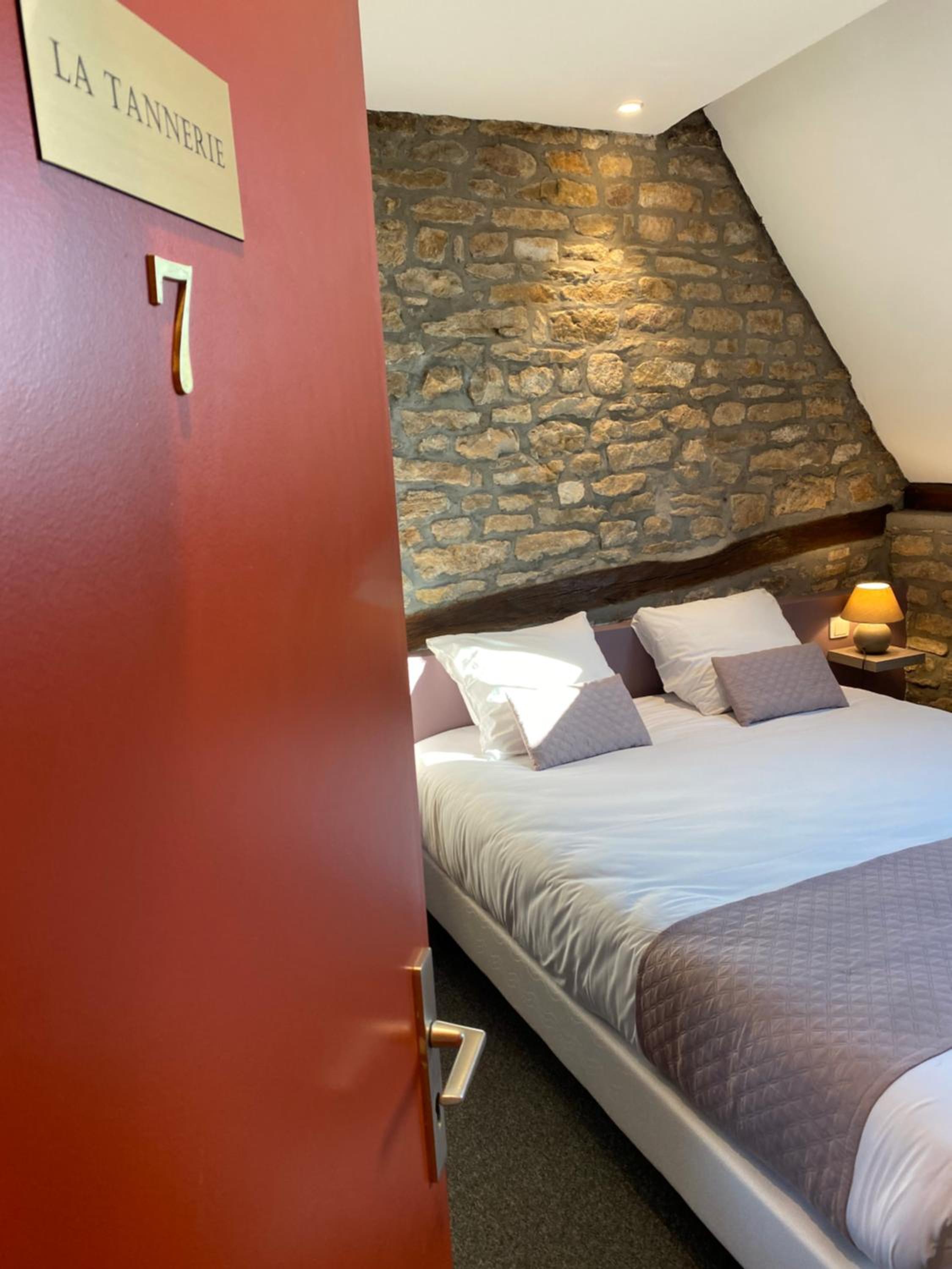 Double Room with Private Bathroom - Photo 9