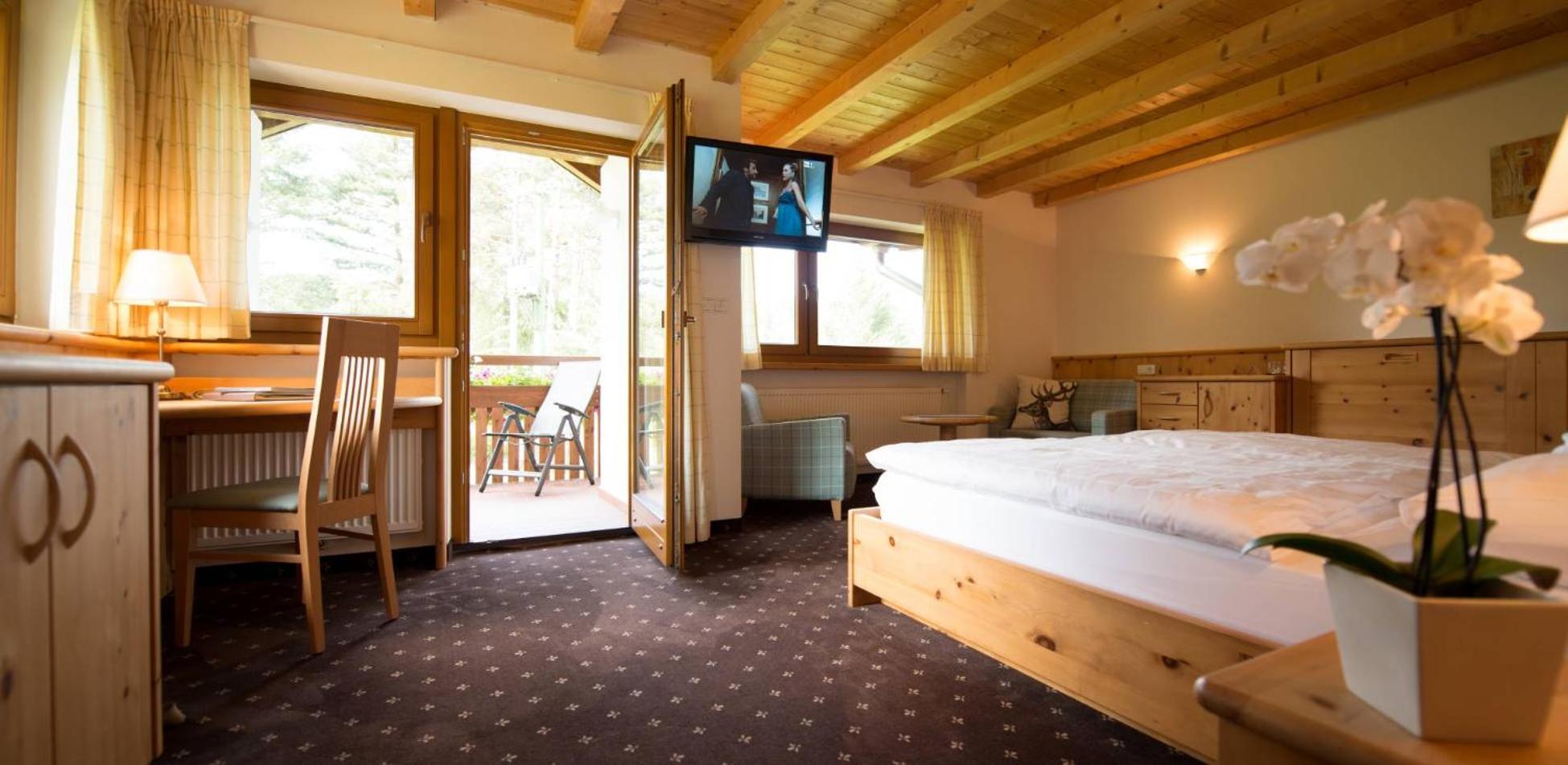 Basic Triple Room photo 1