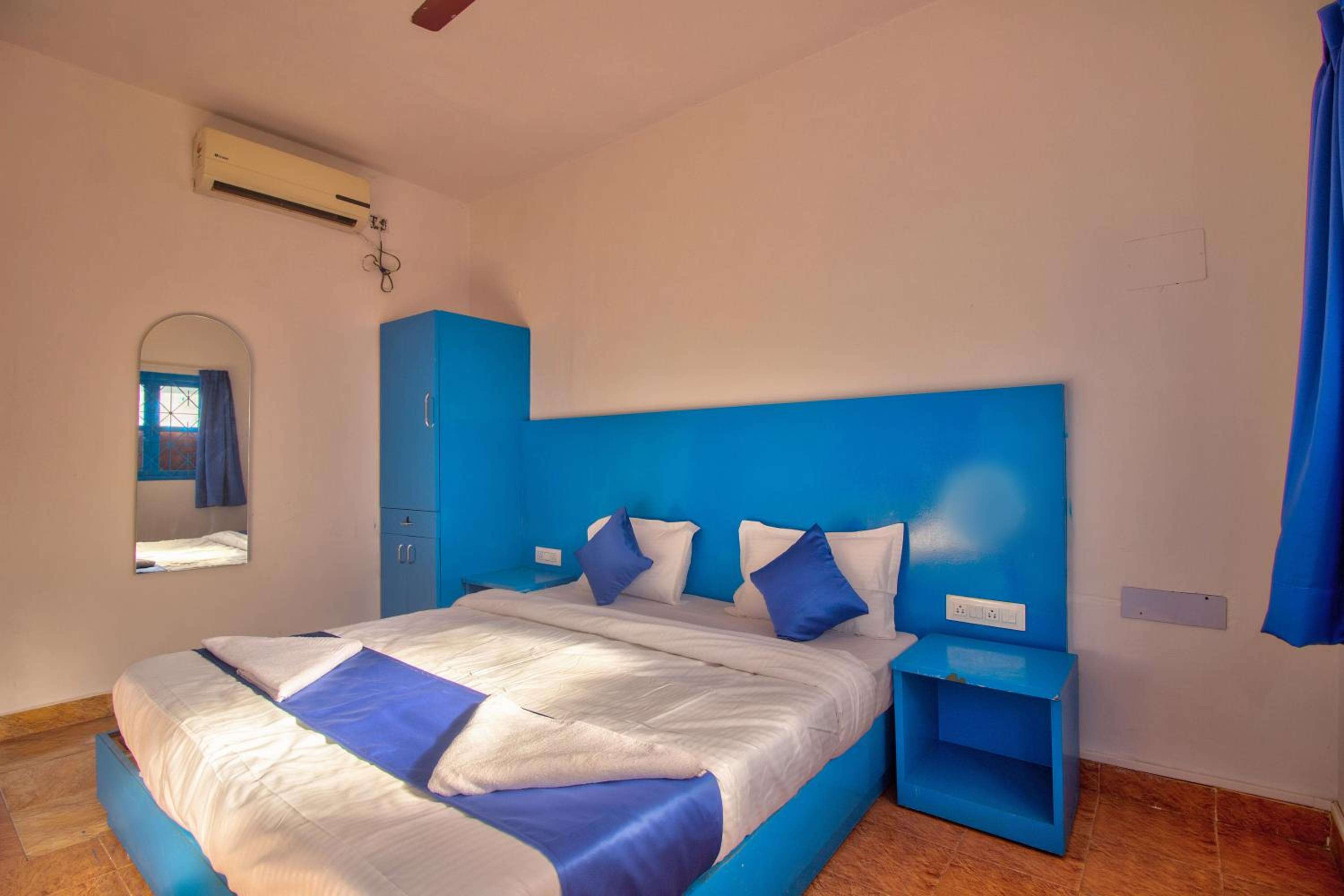 Standard Double Room with Fan photo 2