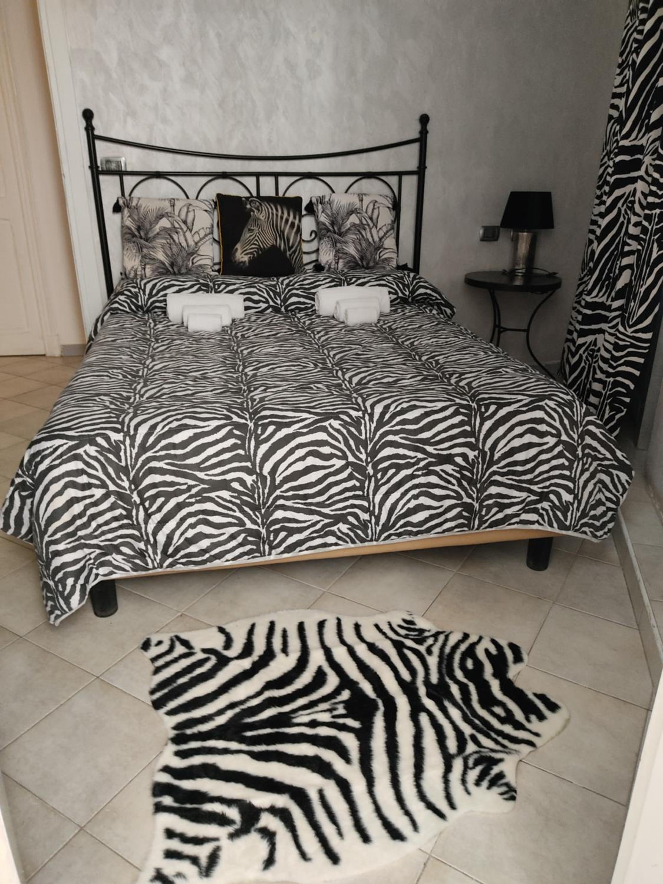 Small Double Room - Photo 1