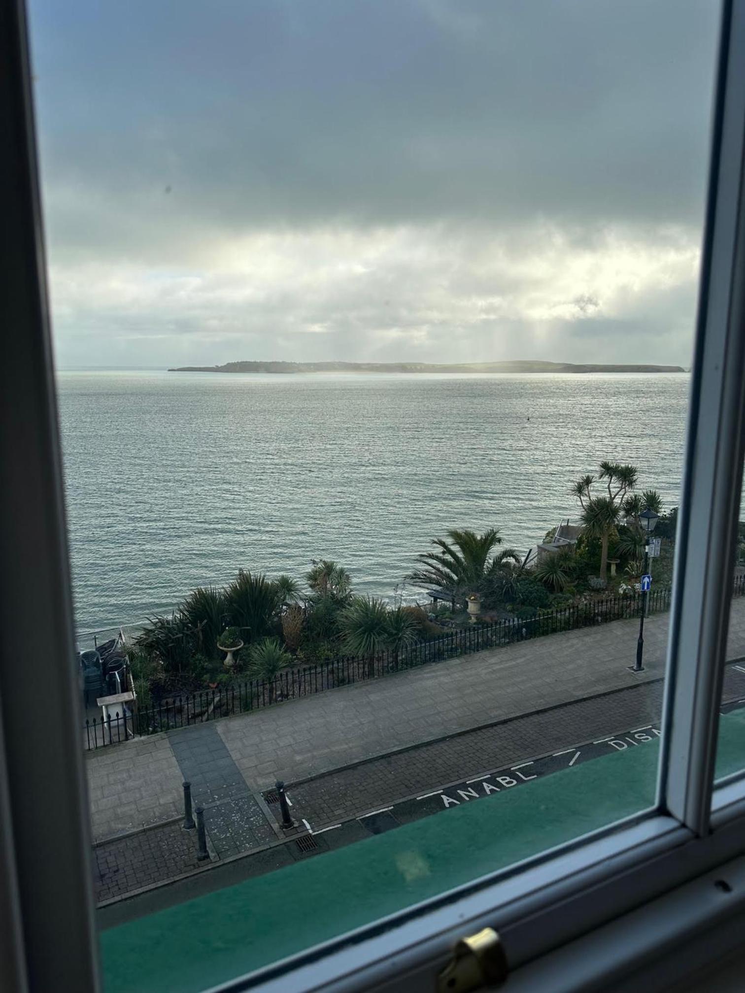 Double or Twin Room with Sea View - Photo 3
