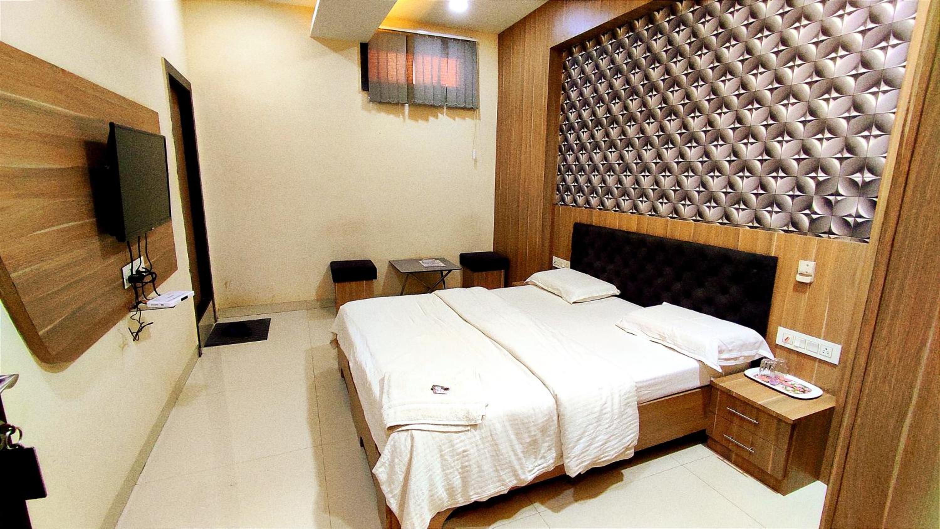 Economy Double Room photo 1