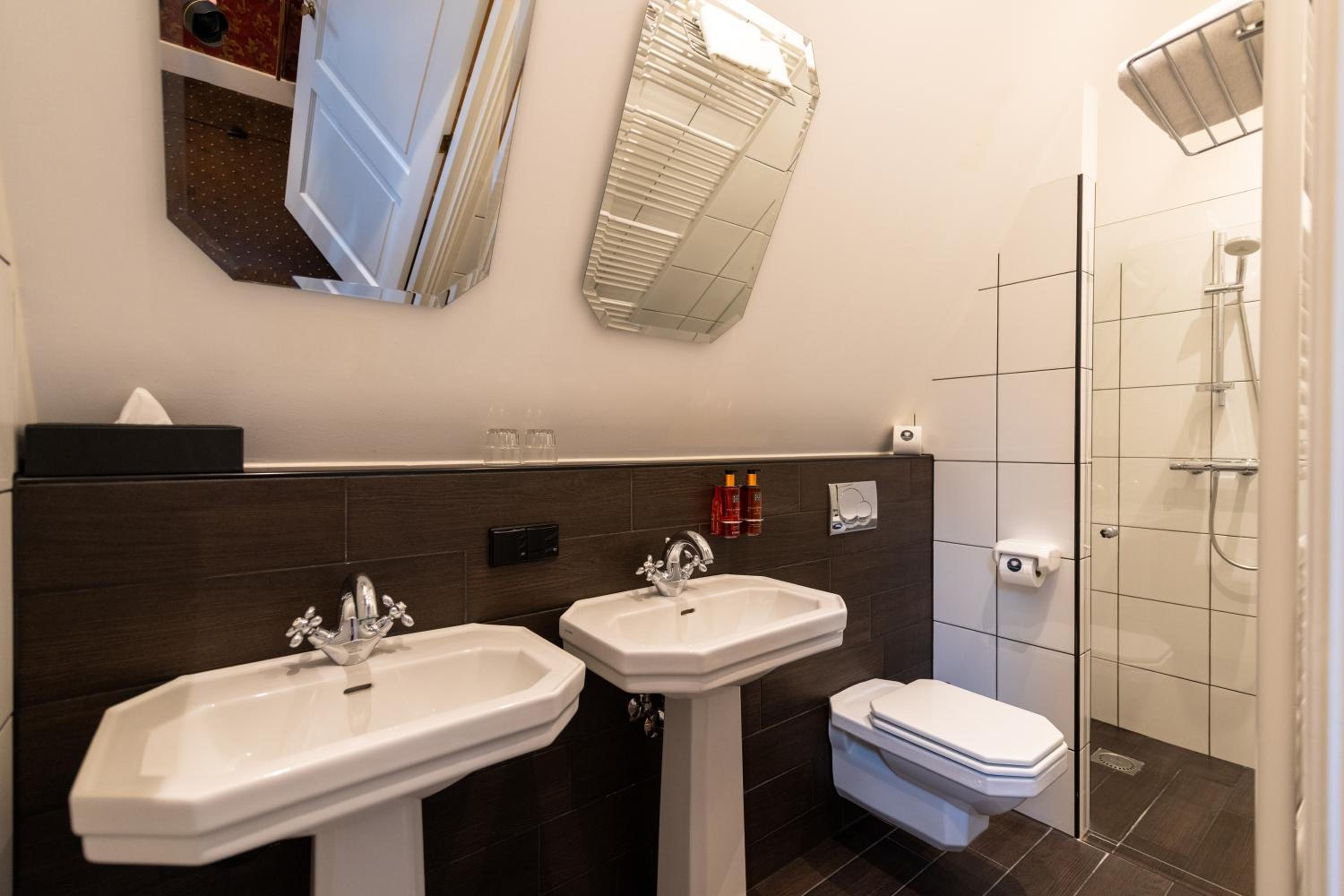 Small Deluxe Double Room photo 3