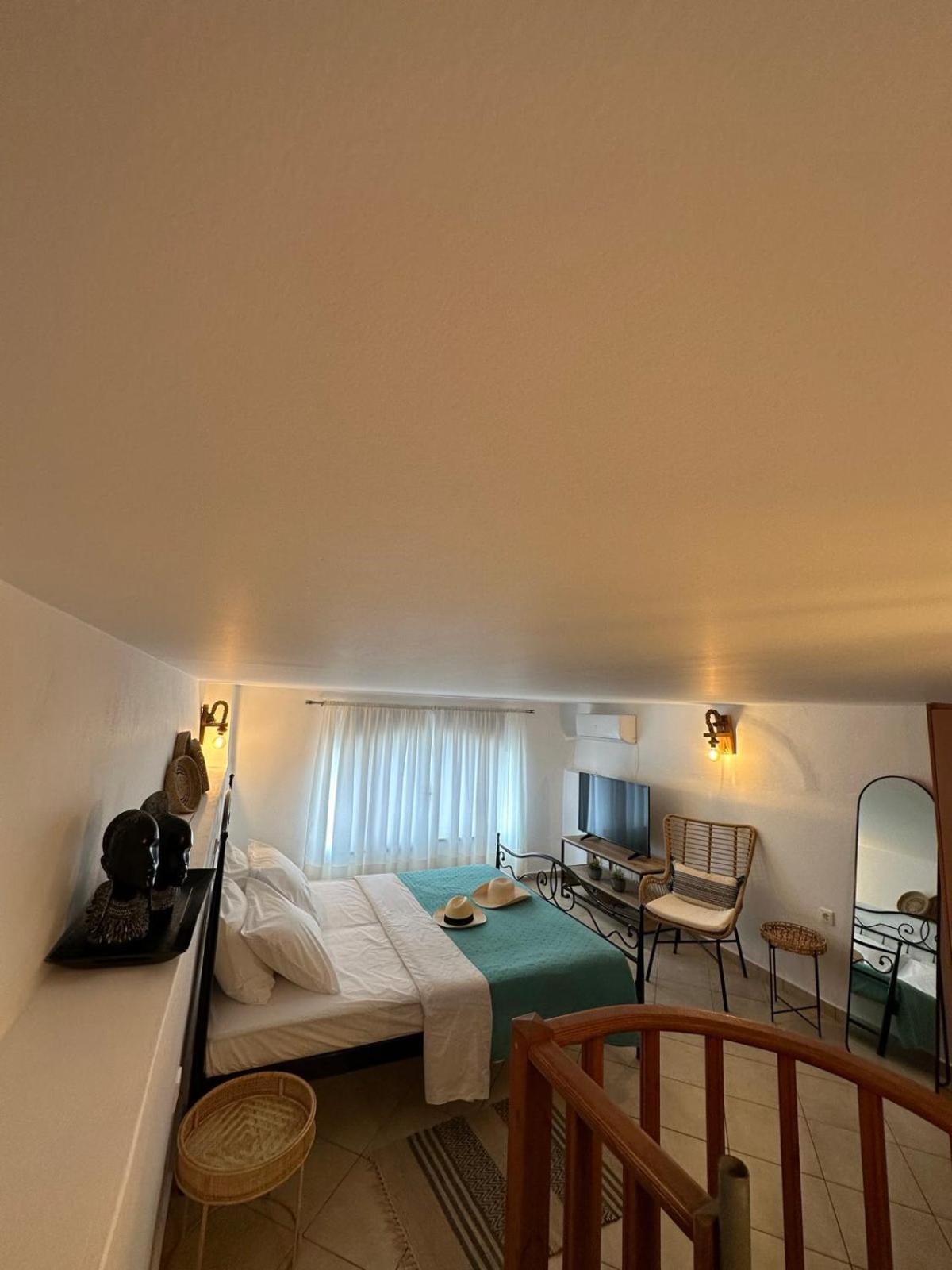 One-Bedroom Apartment photo 3