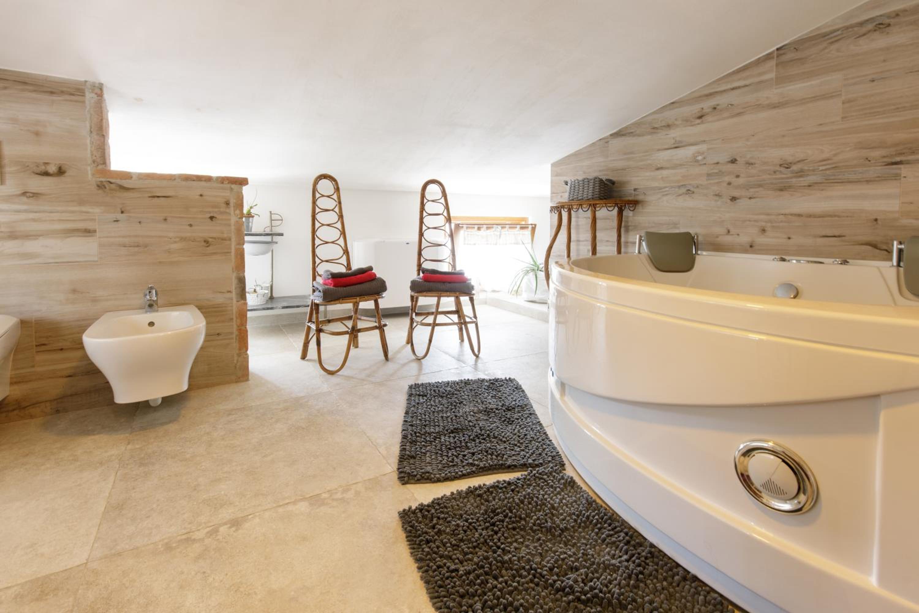 King Room with Spa Bath - Attic  - Photo 14