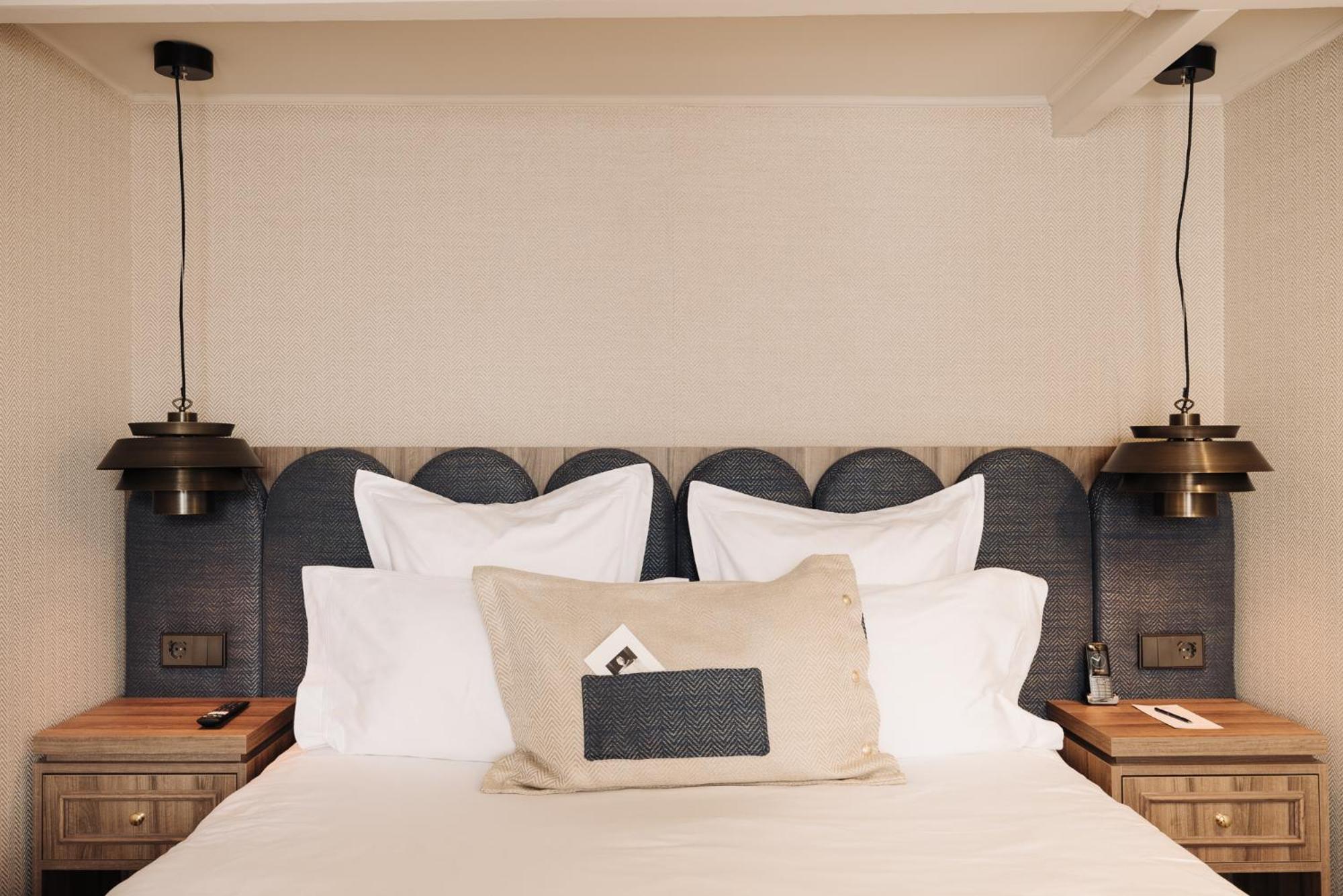 Small Double Room (Little Jewel - Rooftop View)