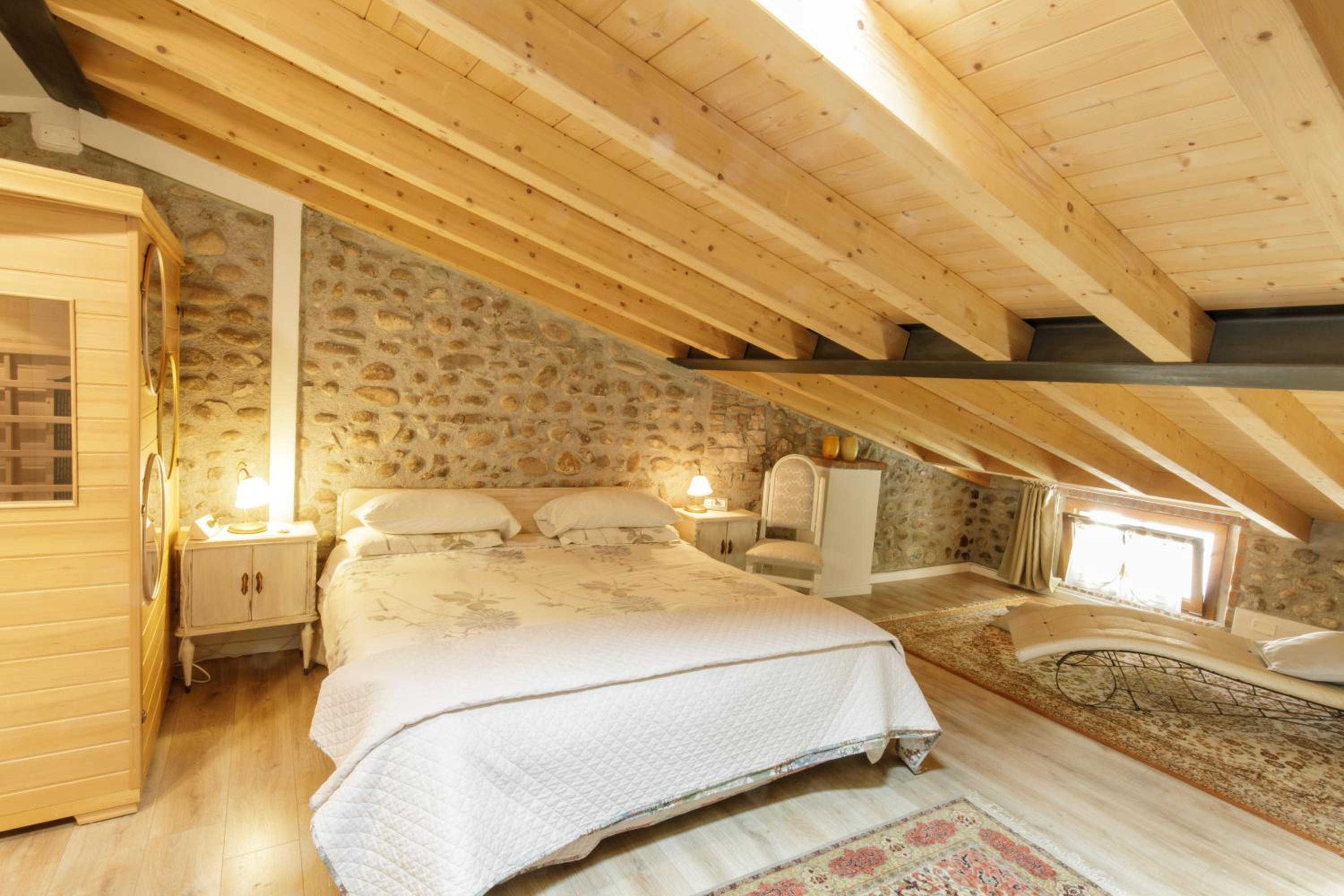 King Room with Spa Bath - Attic  - Photo 12
