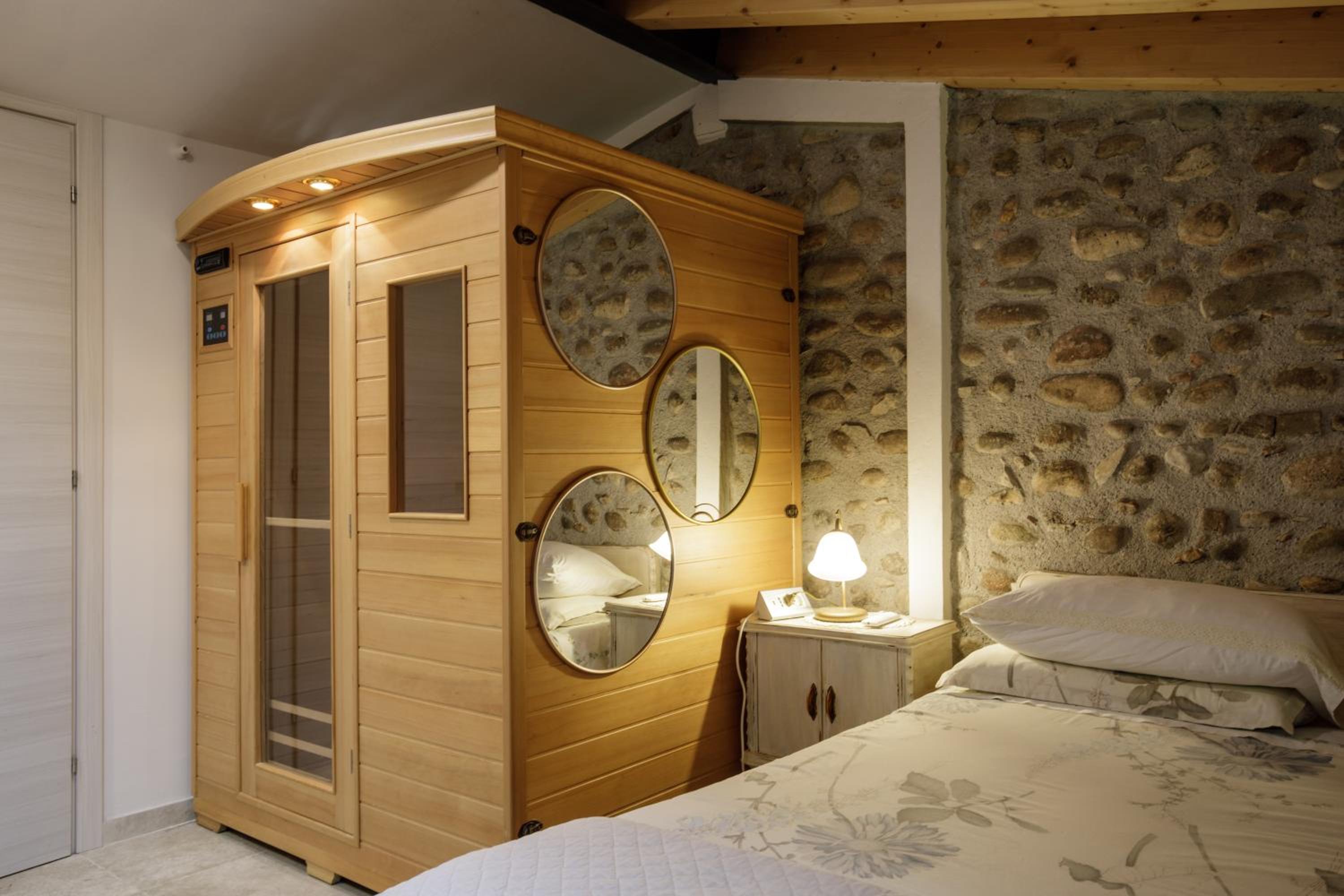 King Room with Spa Bath - Attic  - Photo 11