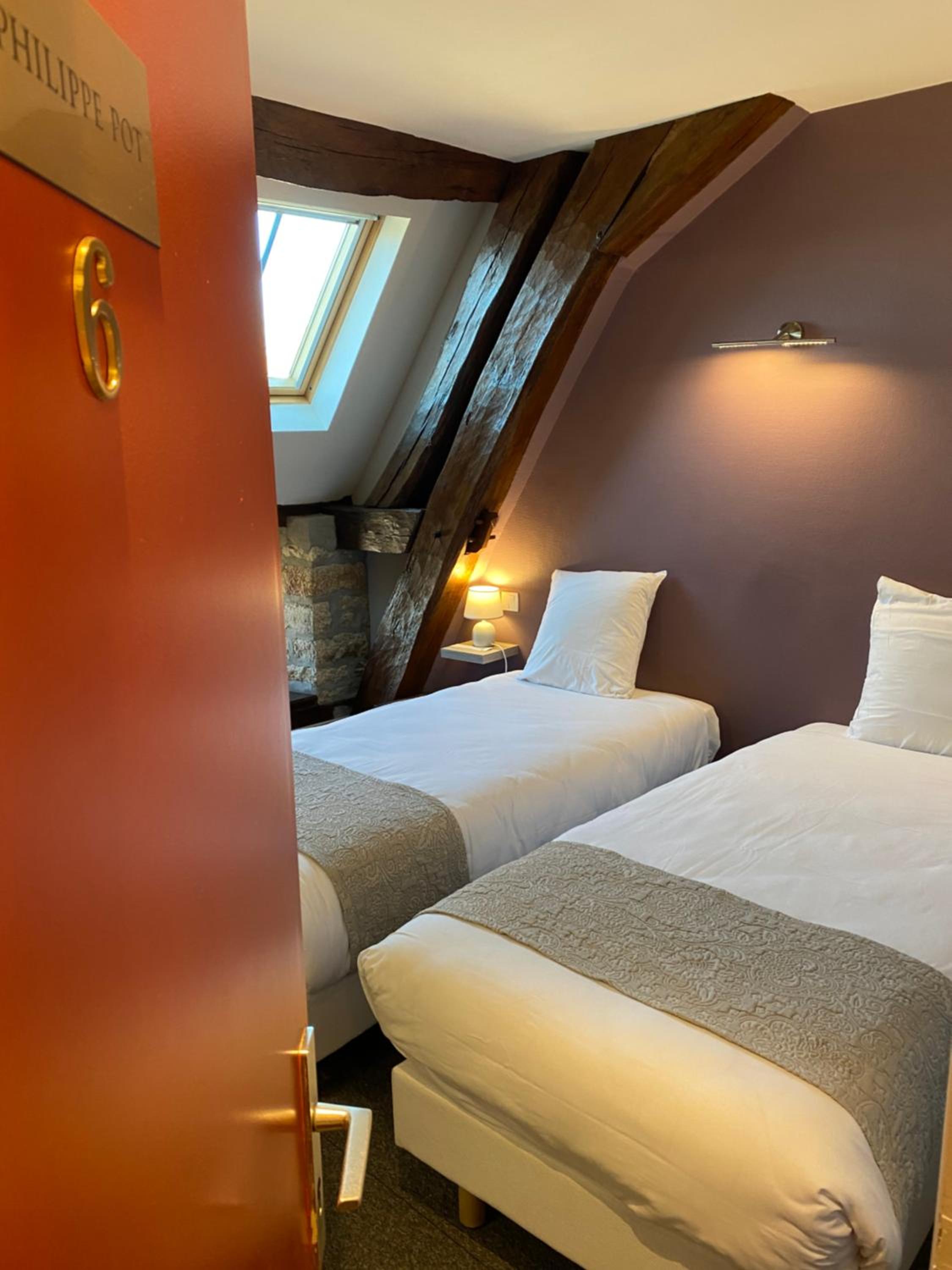 Double or Twin Room - Photo 3