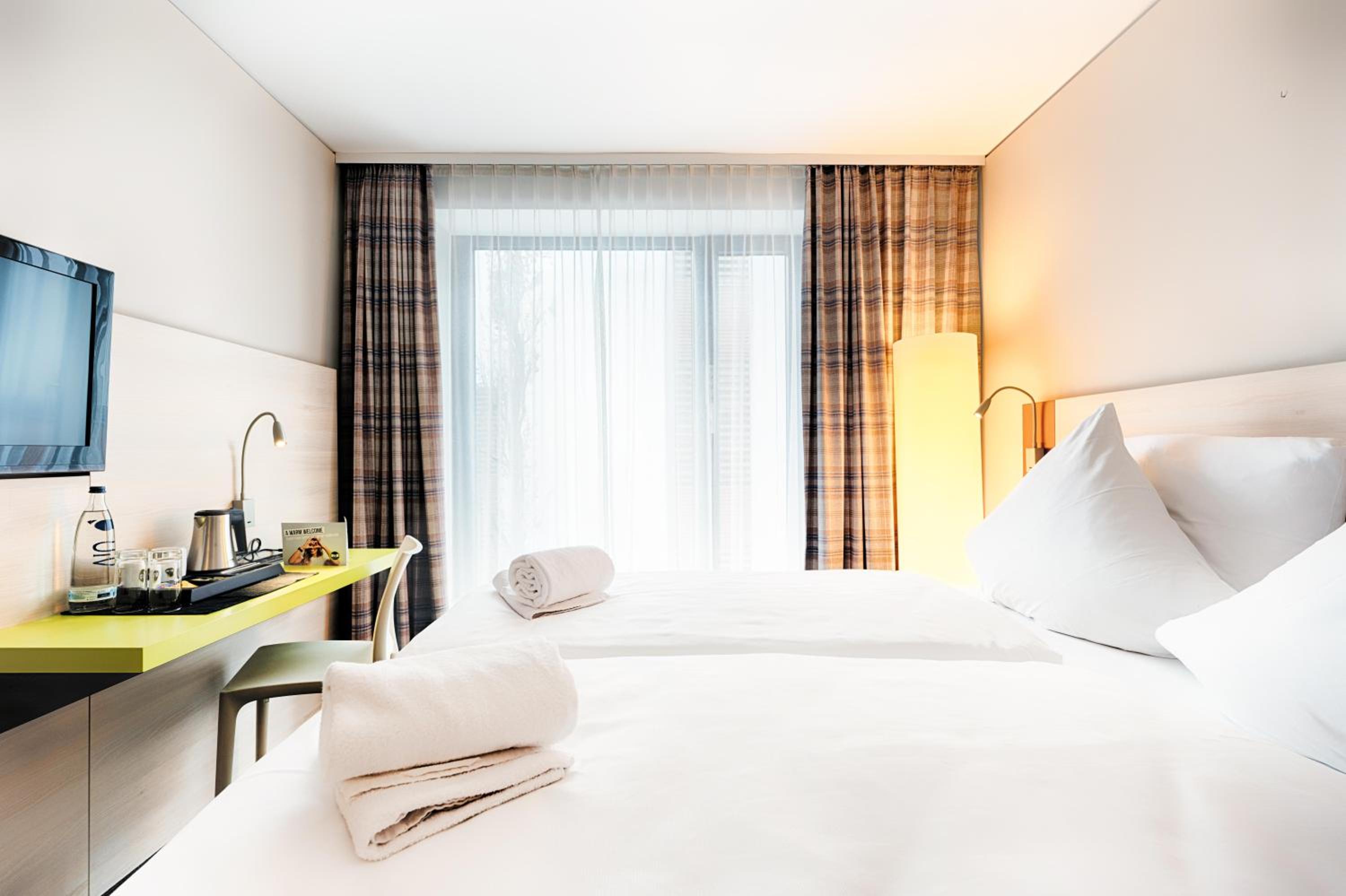 Comfort Double Room thumbnail 6