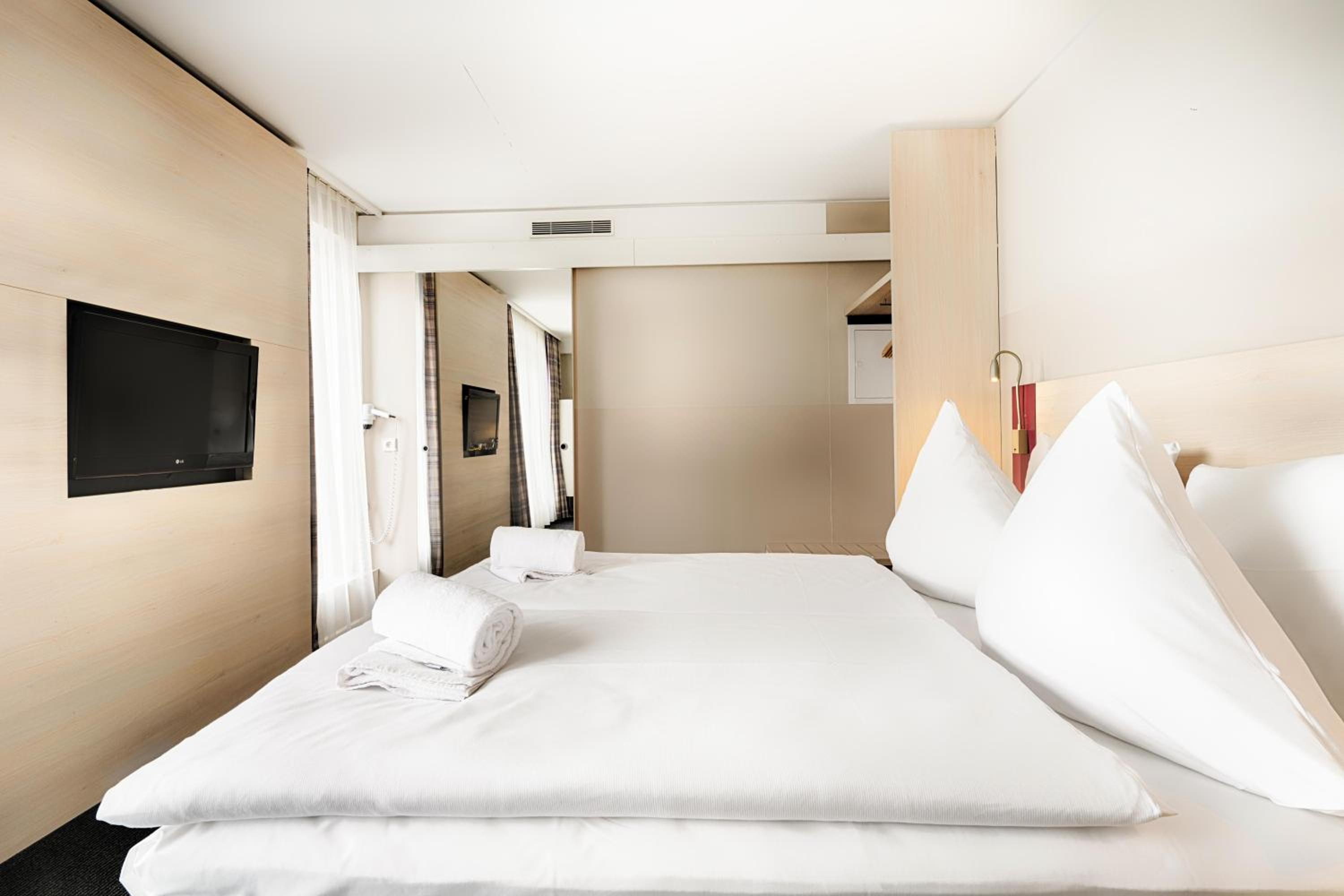Comfort Double Room - Photo 8