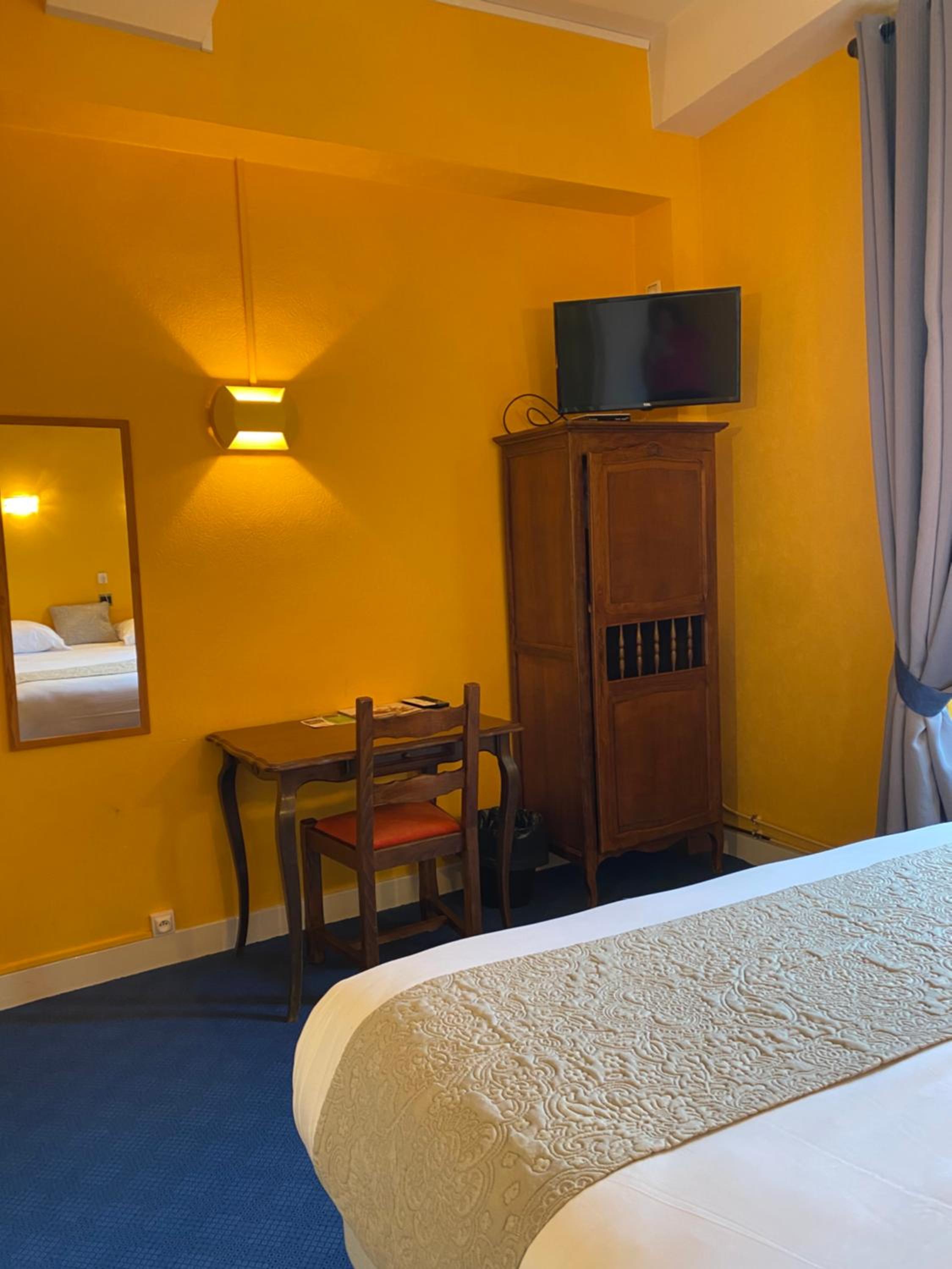Double Room with Private Bathroom - Photo 4