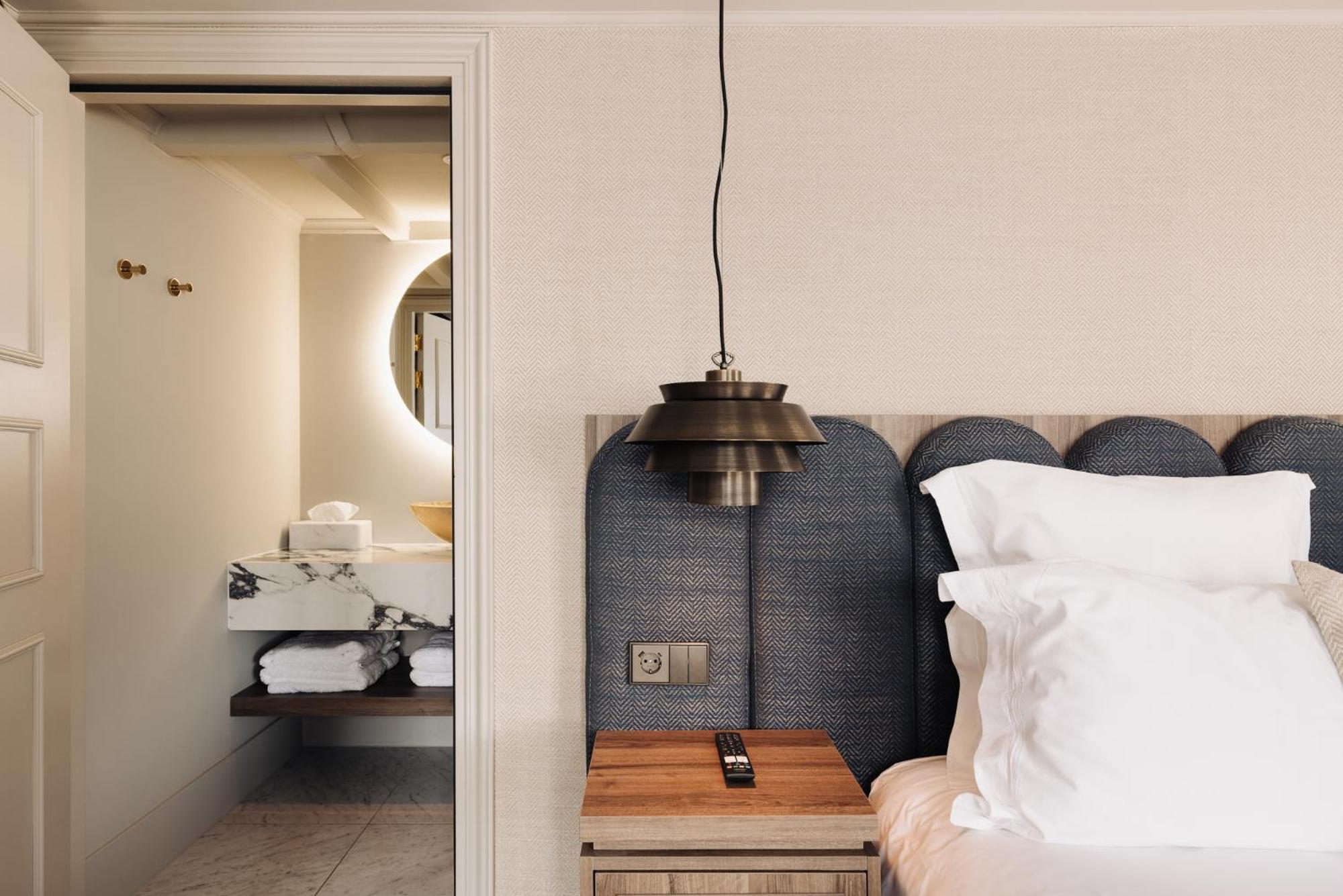 Small Double Room (Little Crown - Rooftop View)