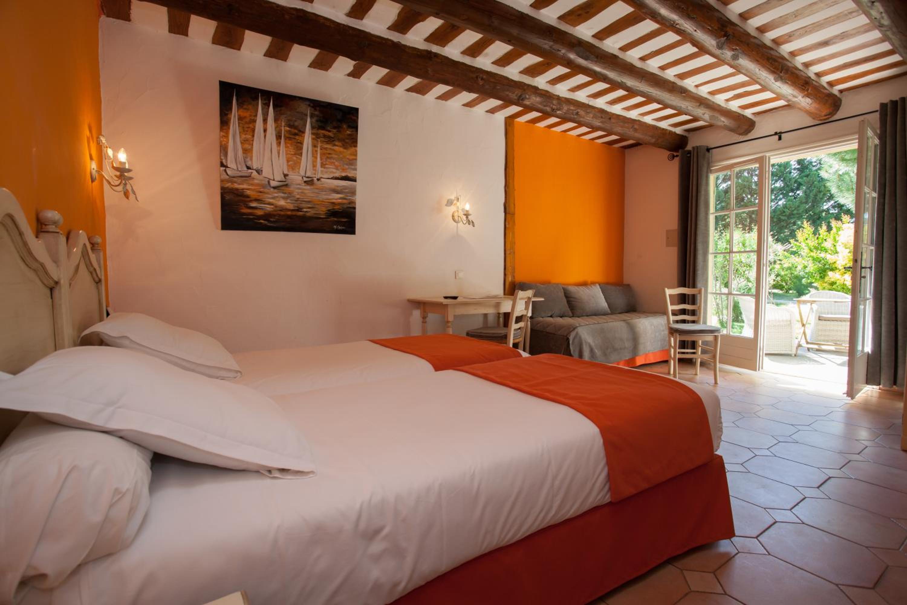 Camargue Twin Room - Photo 5