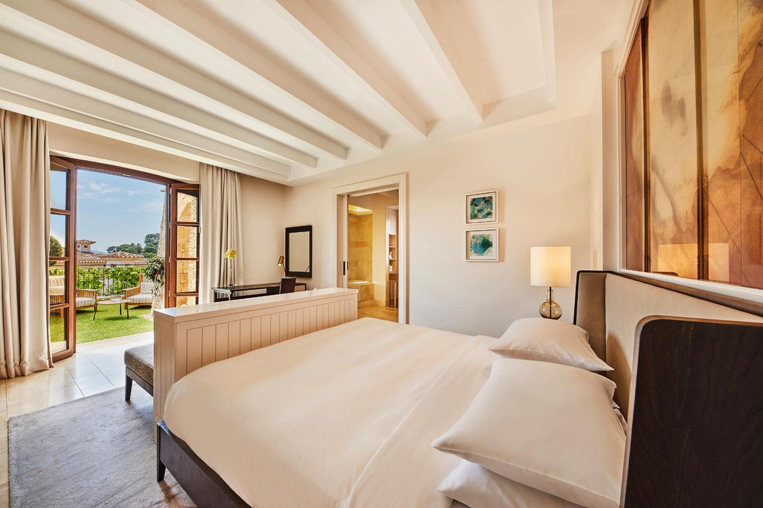 Grand Suite with Garden Access