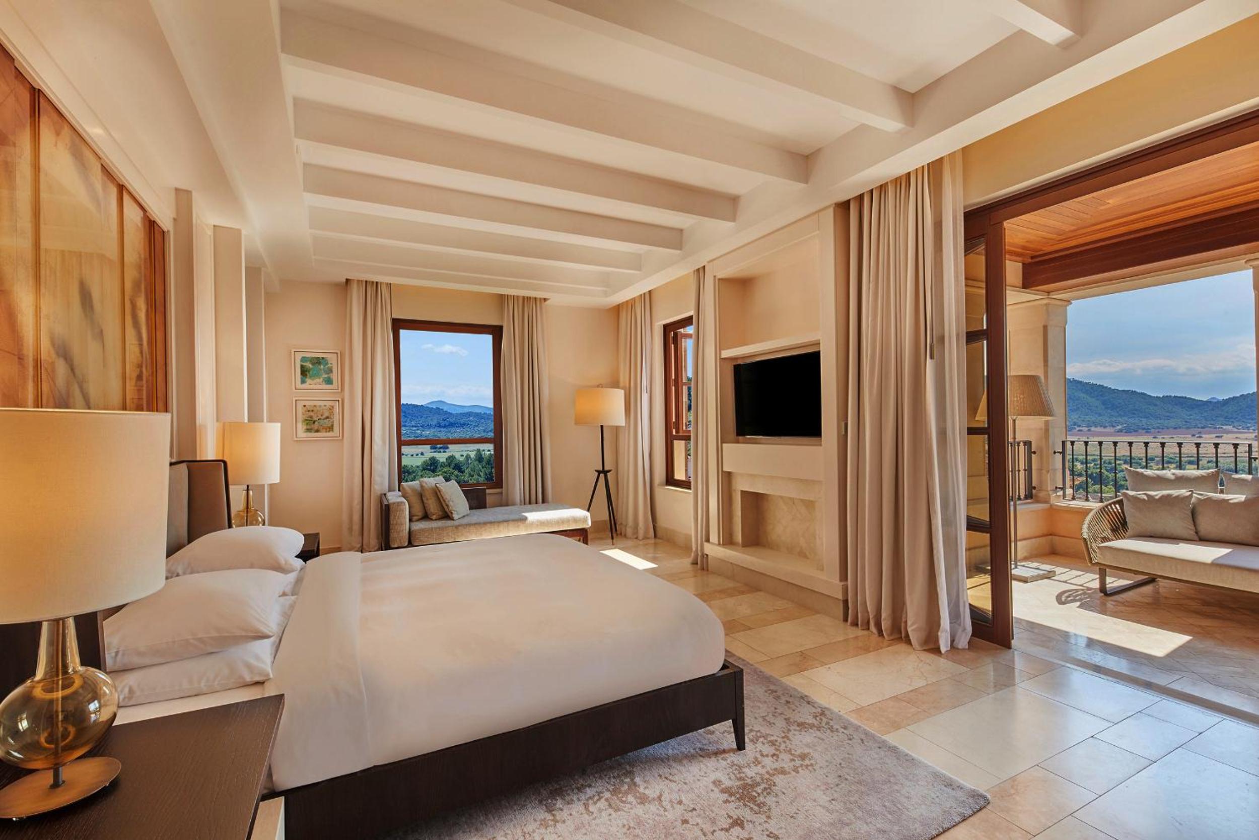 Grand Suite with View