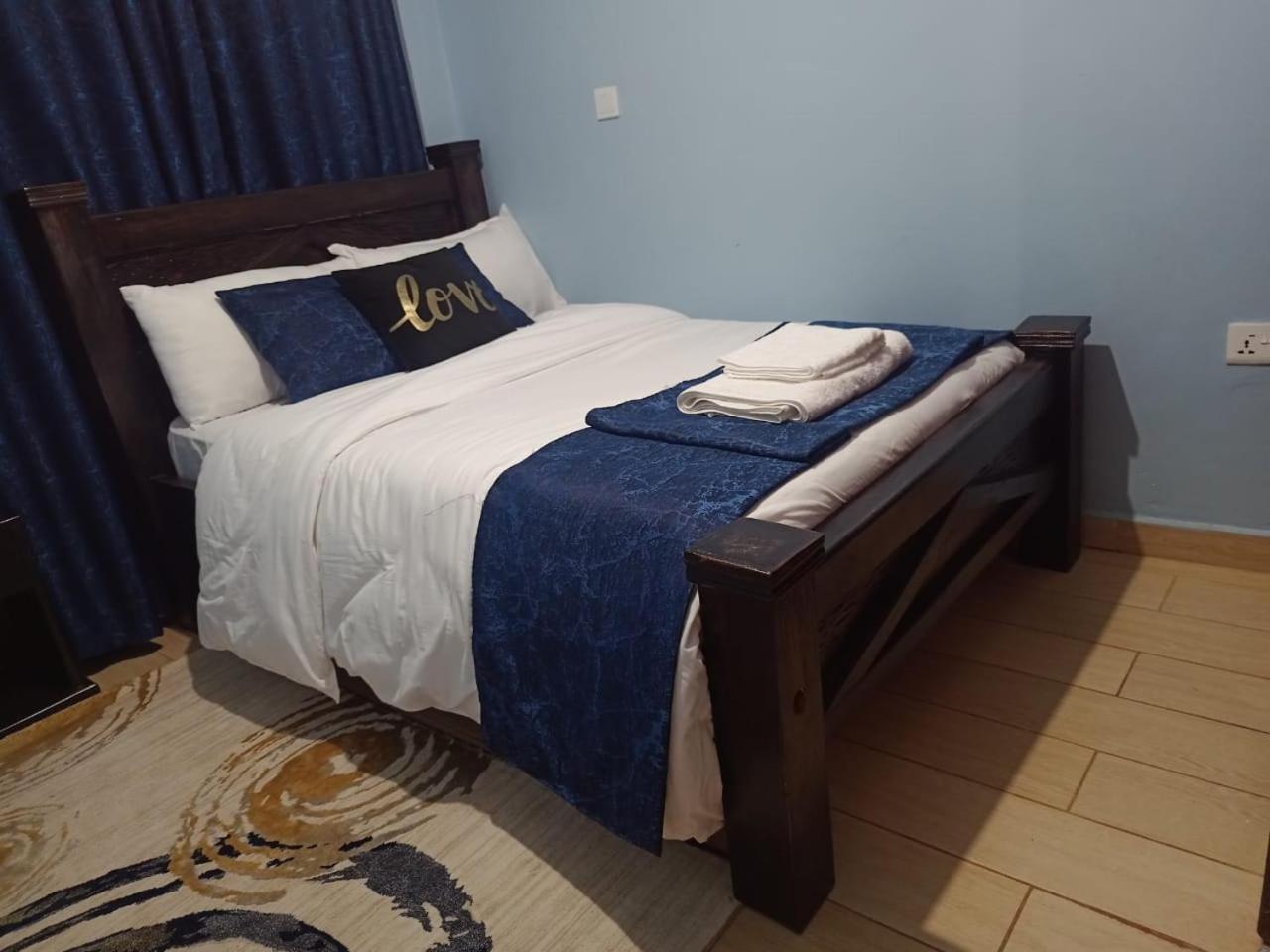 Two-Bedroom Apartment - Photo 4
