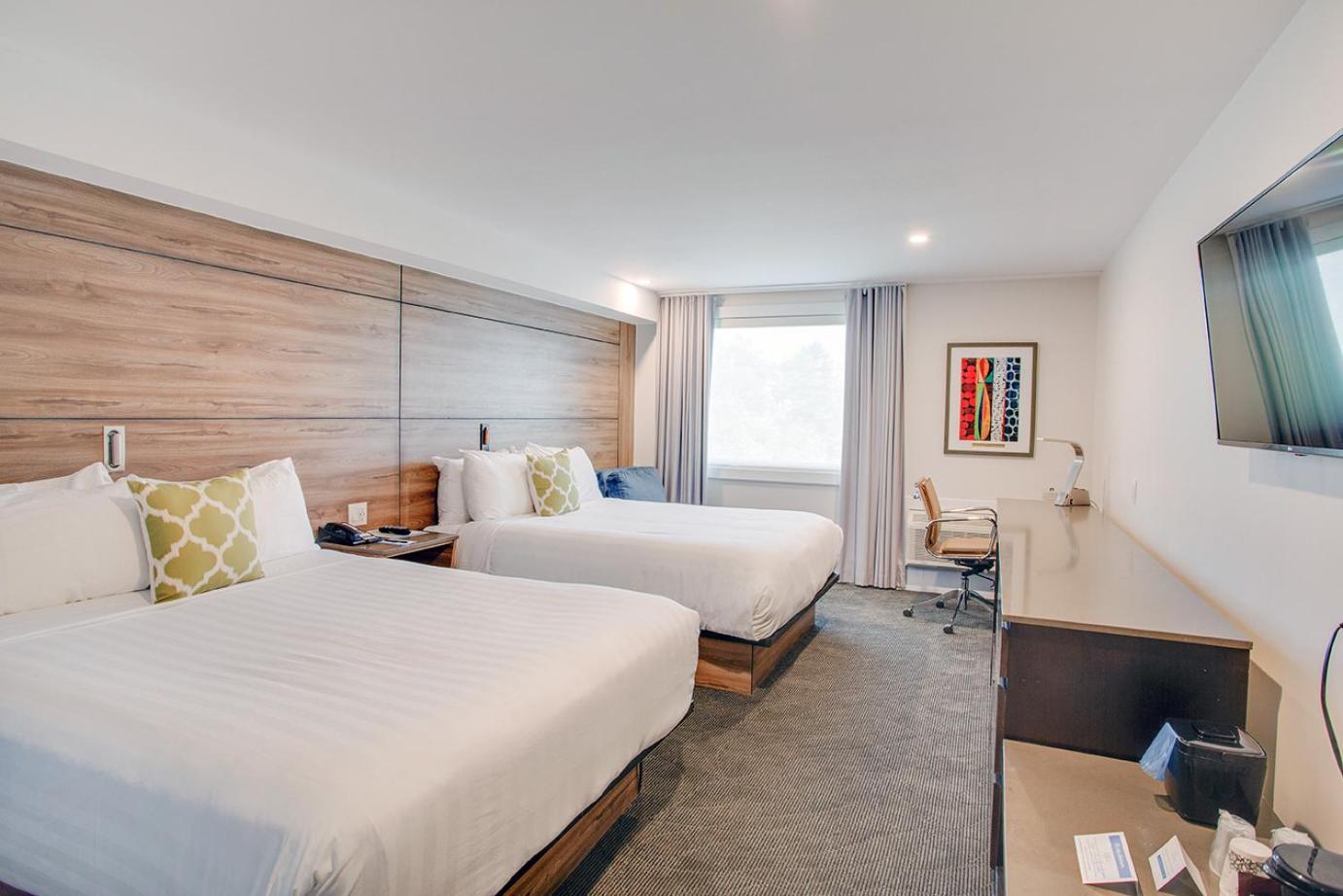 Premium Room with Two Queen Beds - No Pets - Photo 4