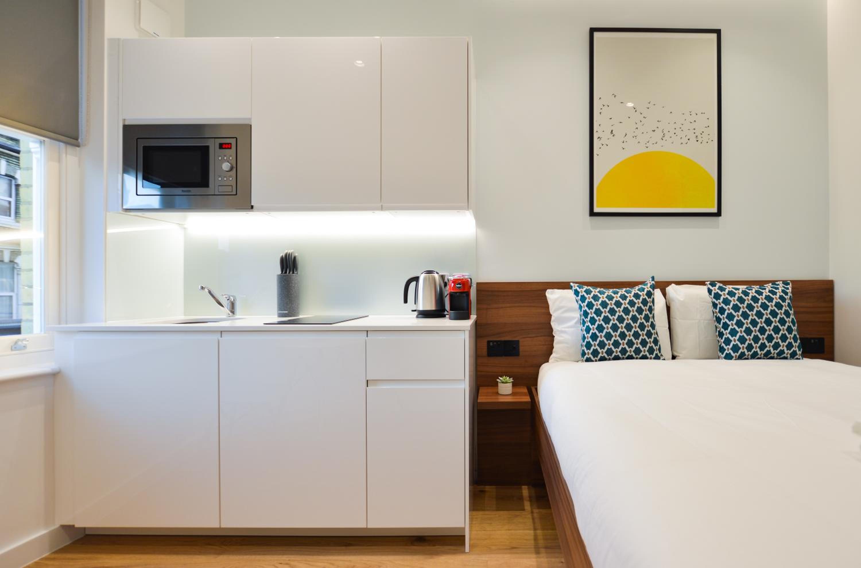 Small Studio Apartment photo 2