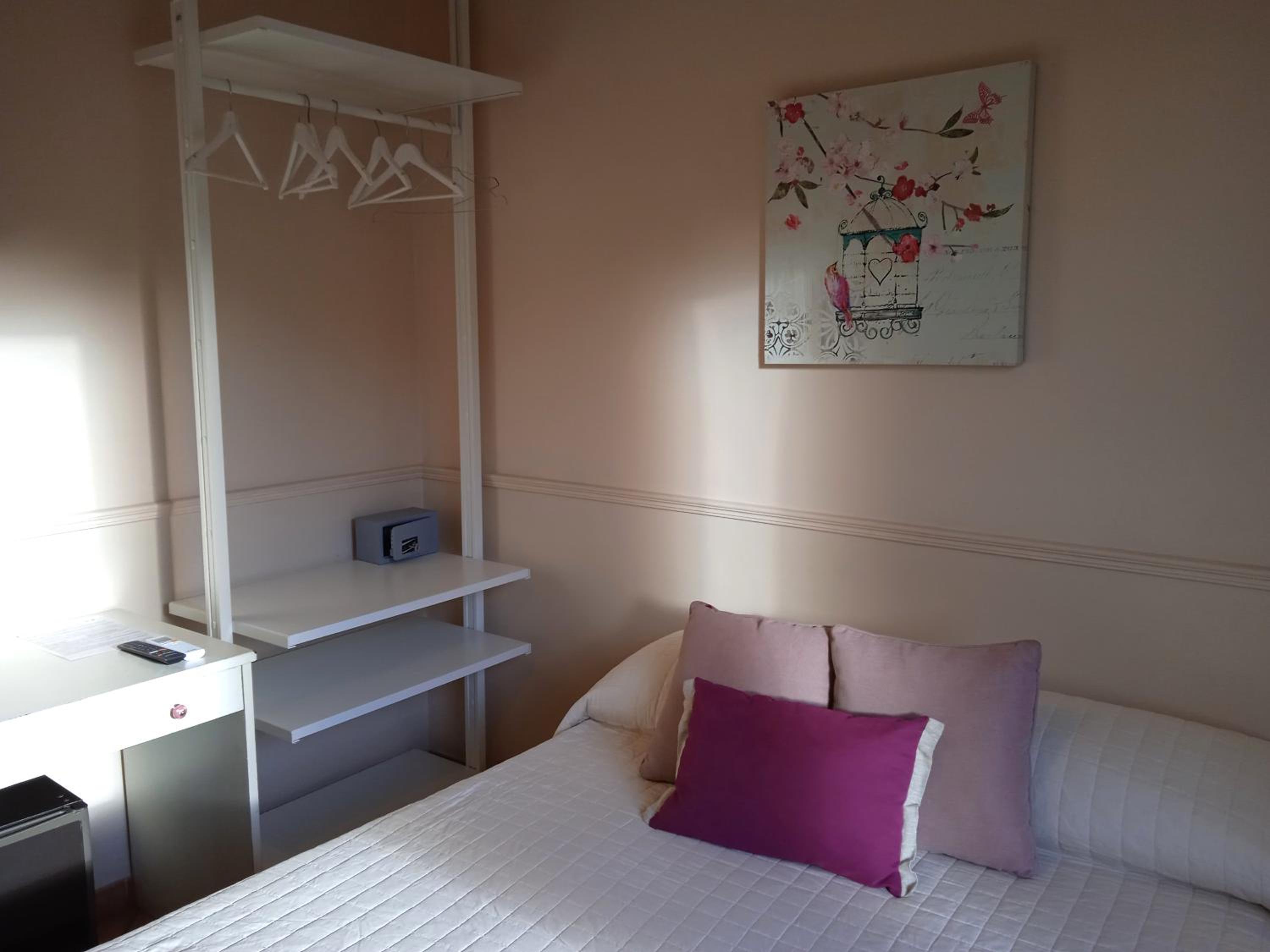 Economy Double Room photo 2