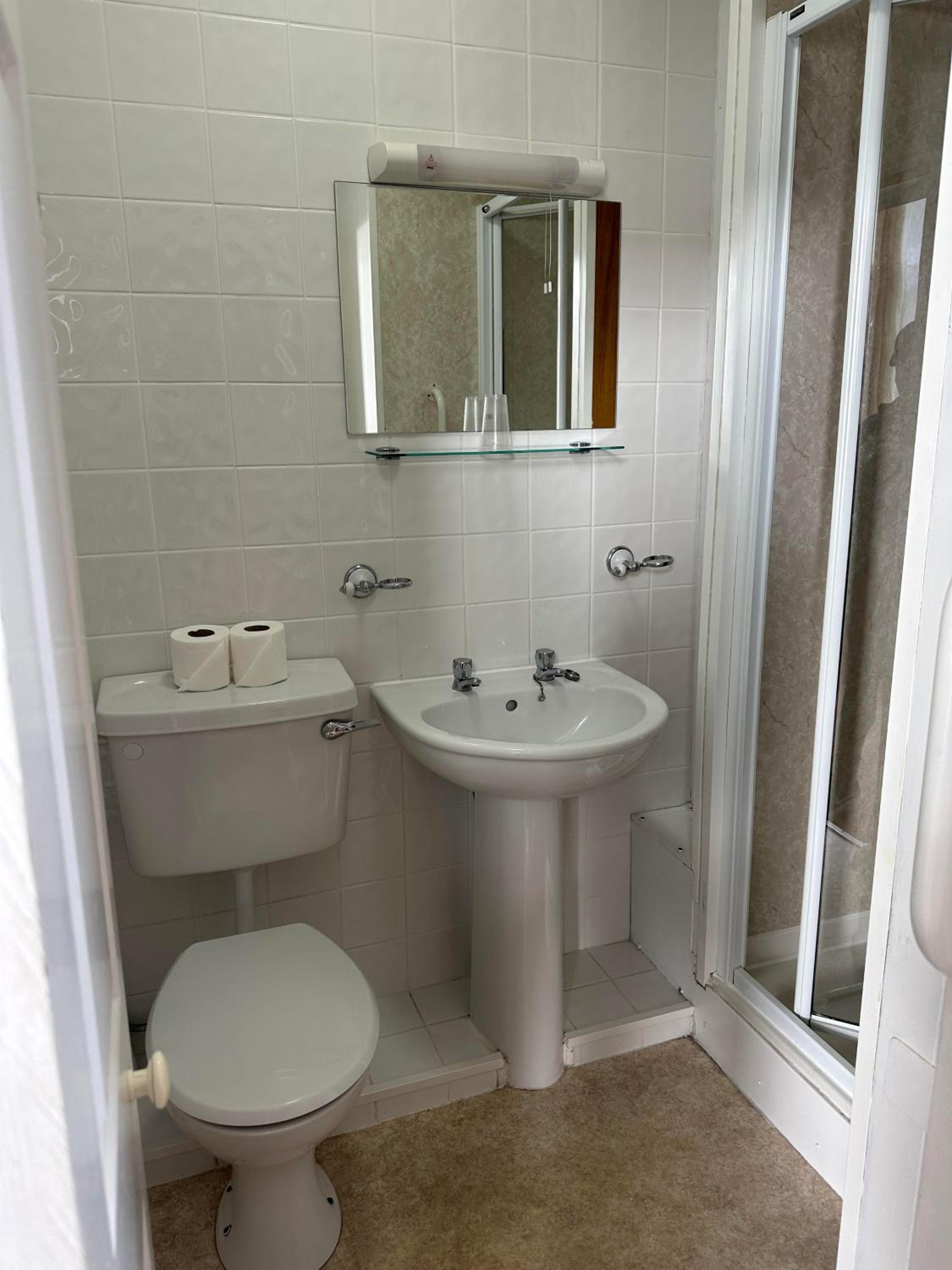 Twin Room - Photo 2
