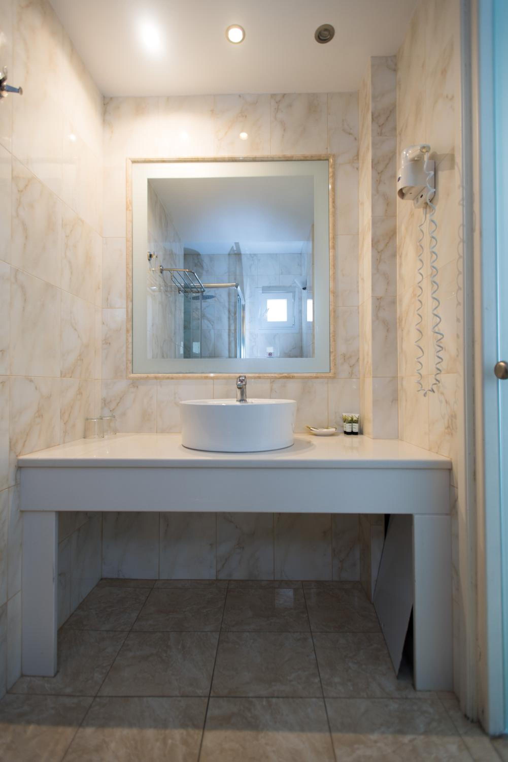 Superior Double or Twin Room with Garden View photo 2