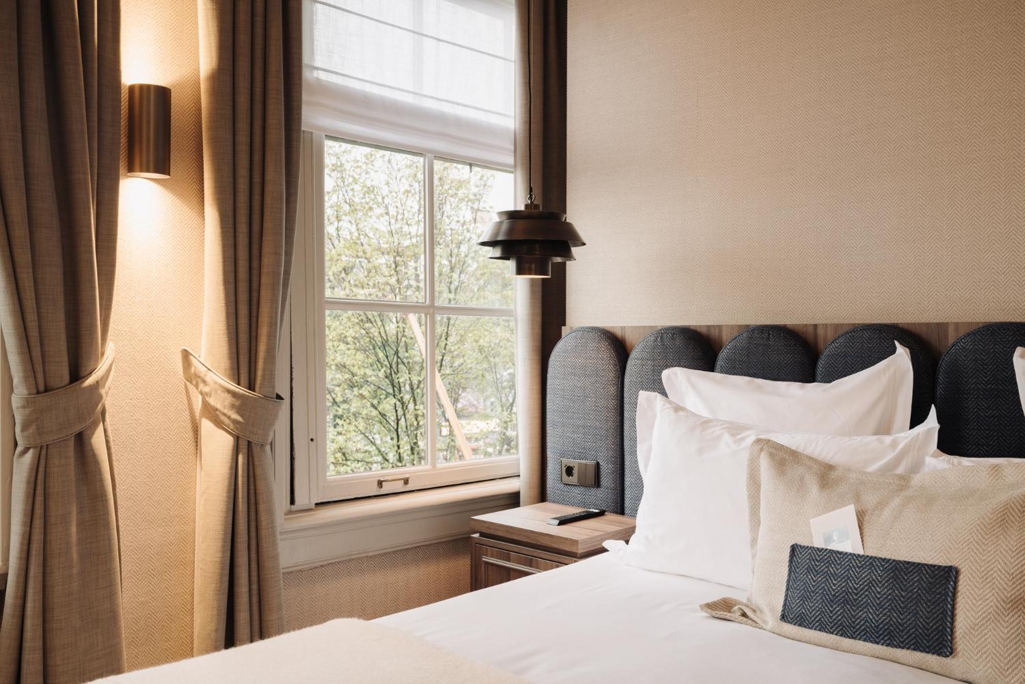 Double Room (Merchant - Canal View)