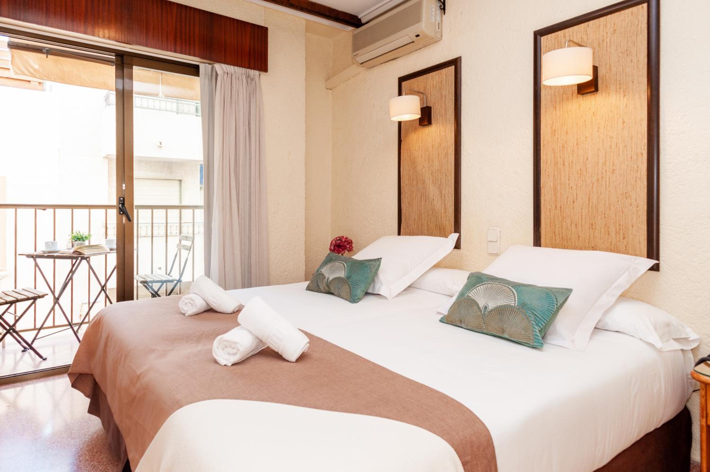Standard Double Room - Photo 1