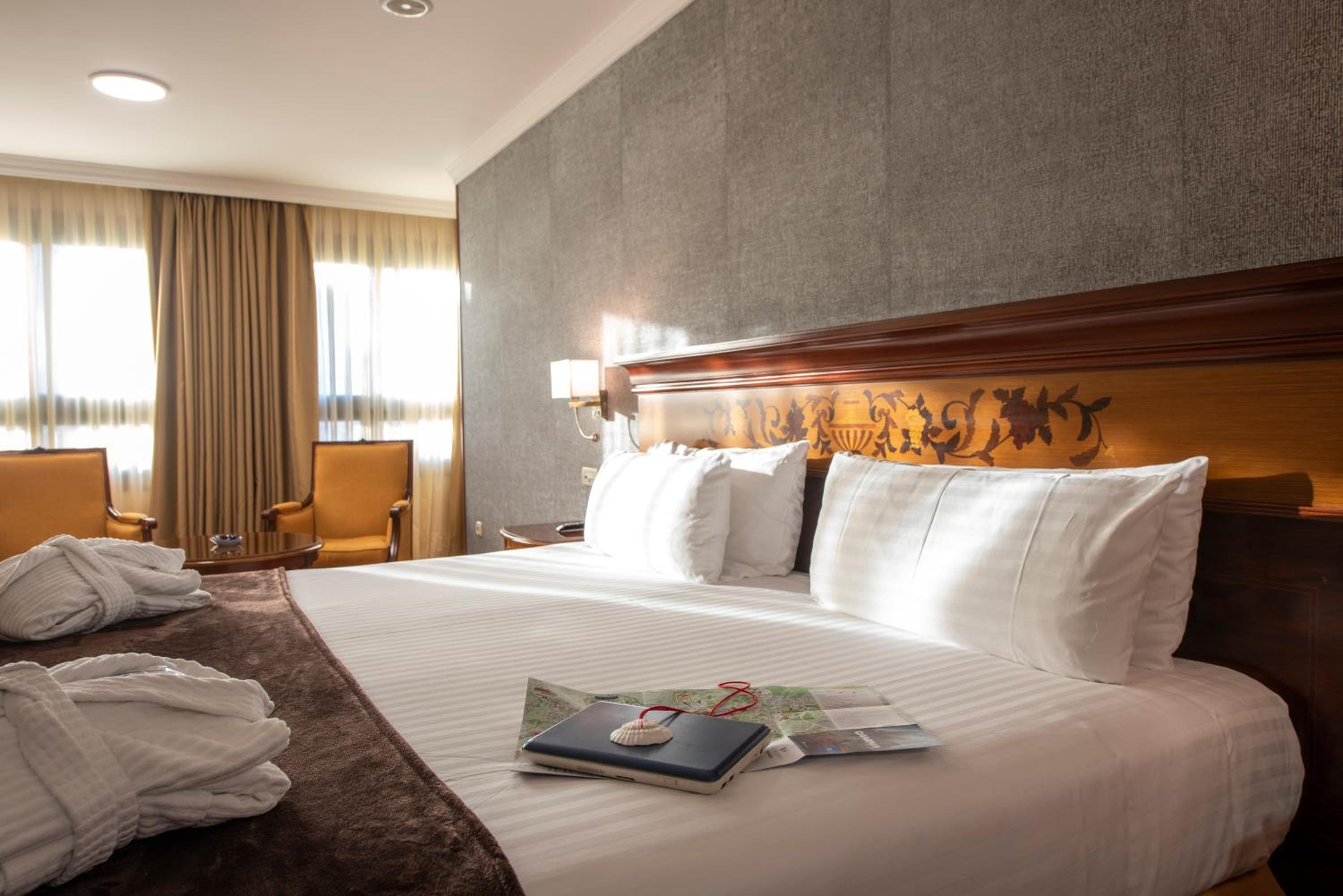 Double or Twin Room - Photo 24