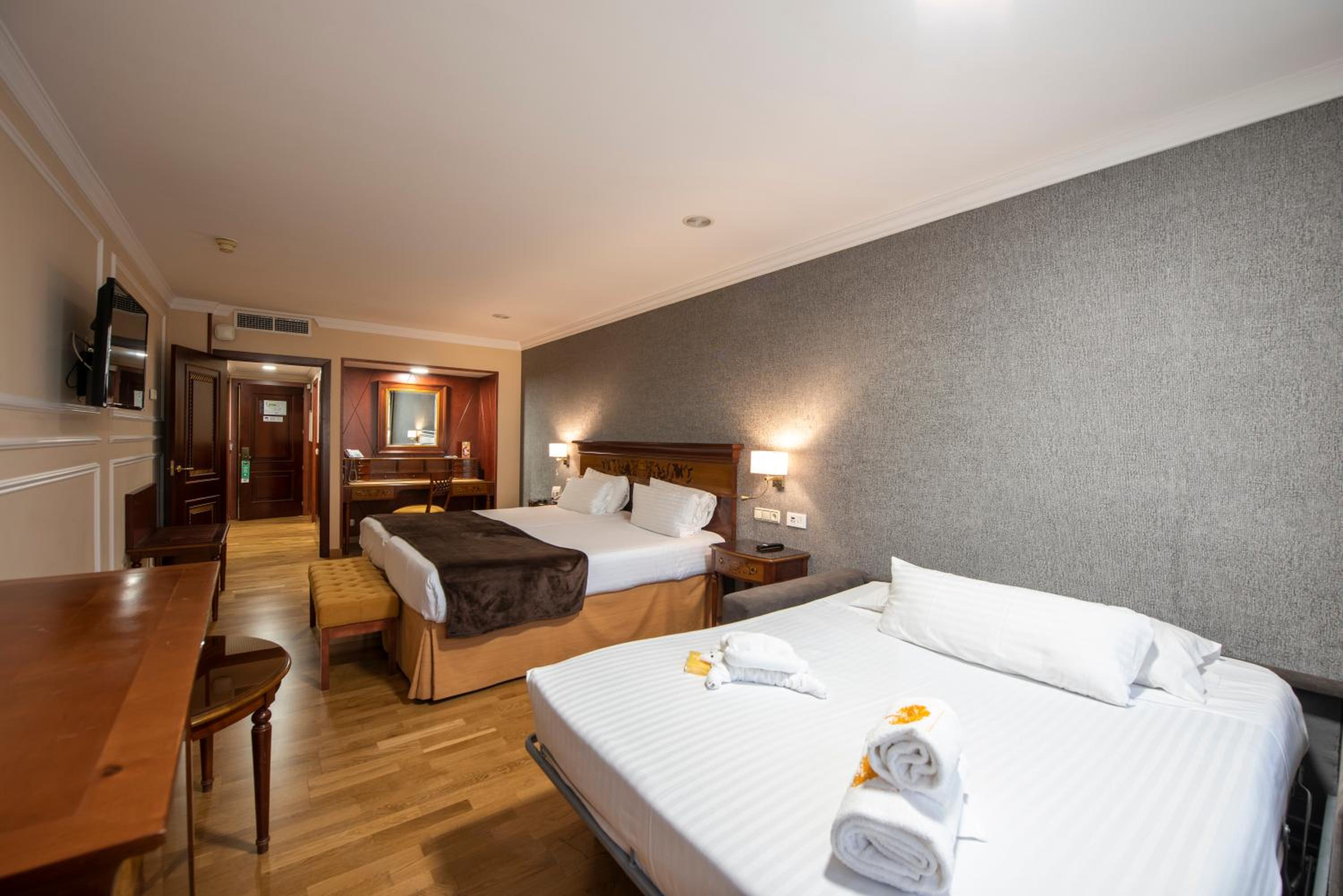 Triple Room - Photo 8