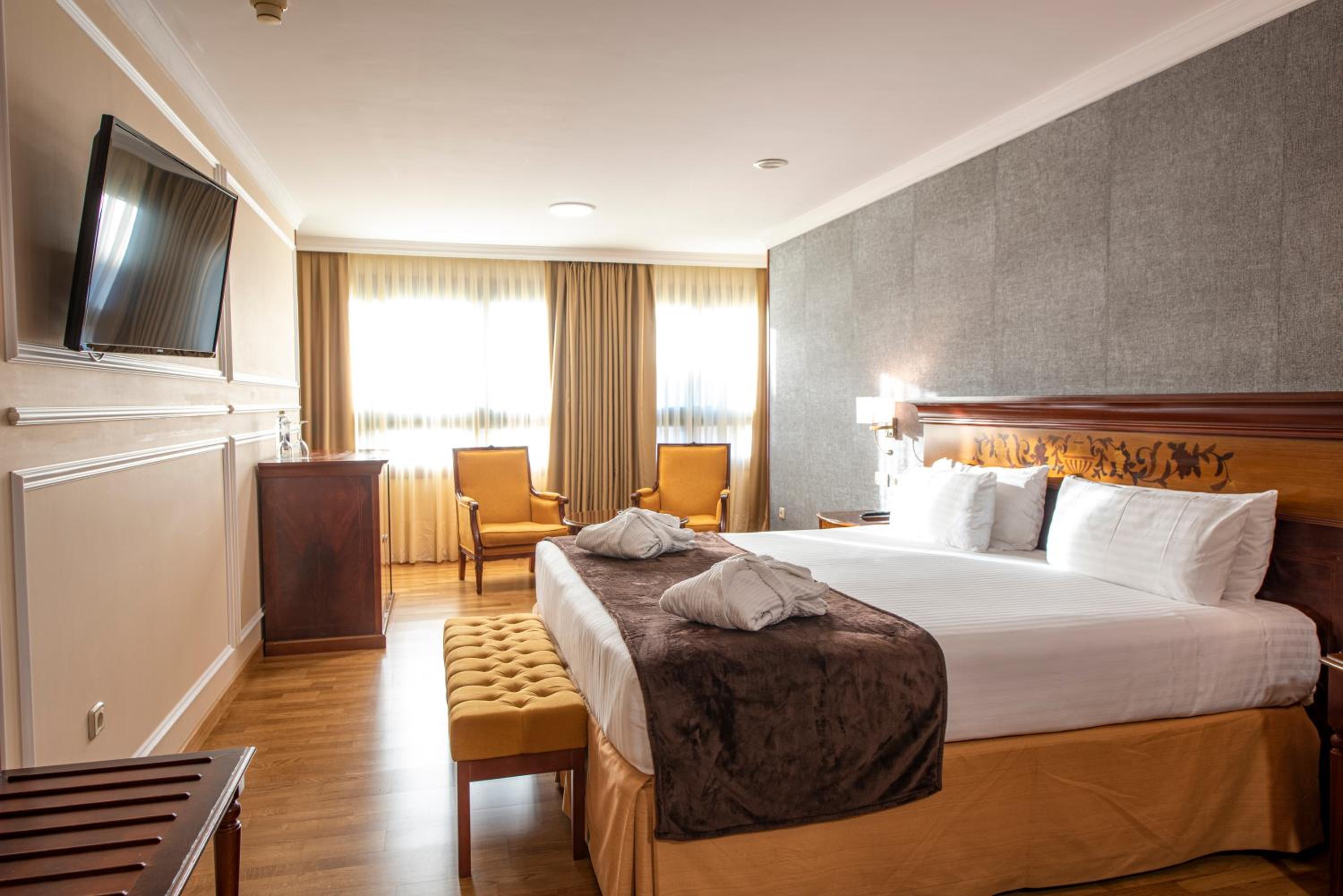 Double or Twin Room - Photo 15