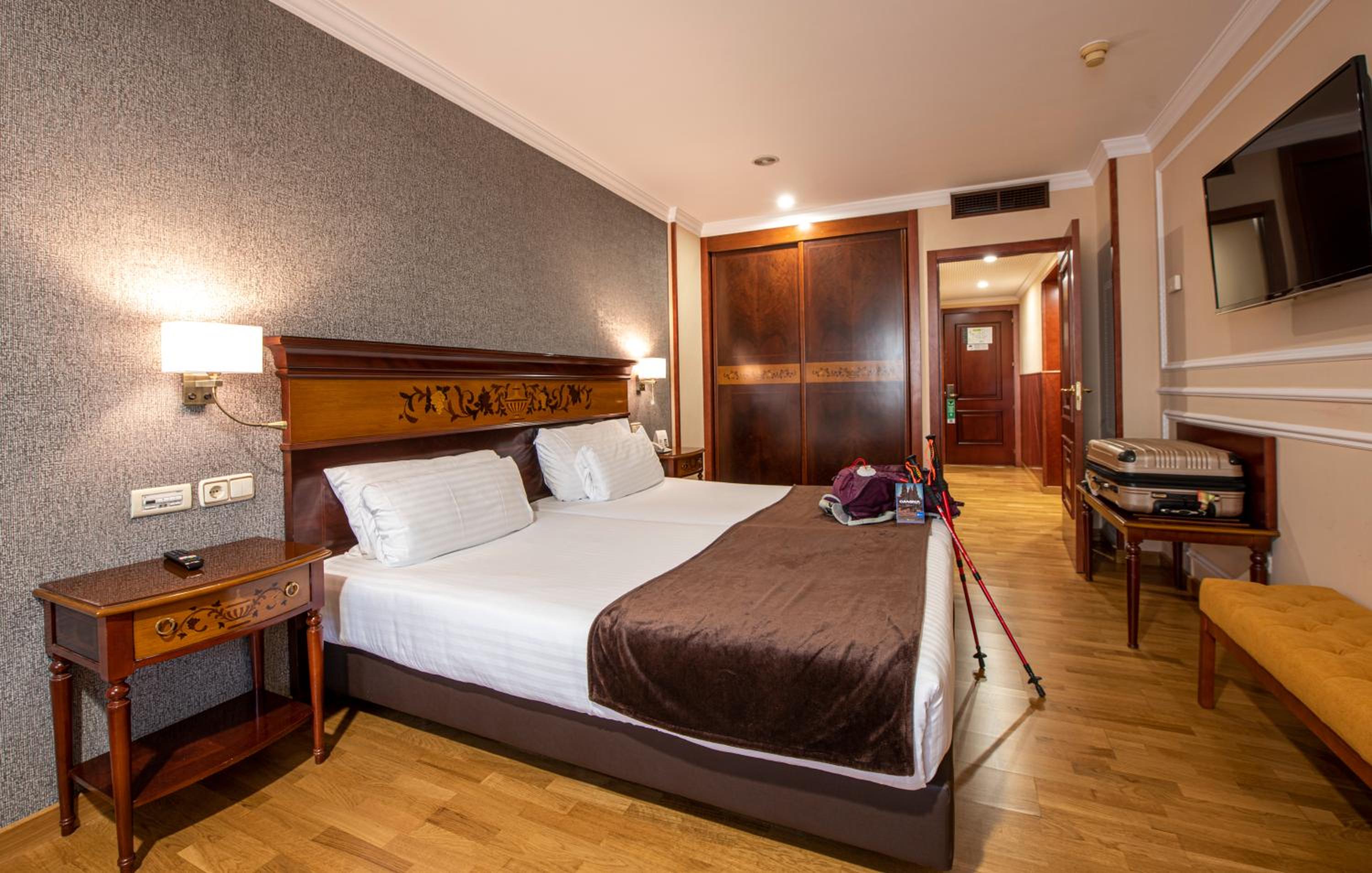 Double or Twin Room - Photo 14