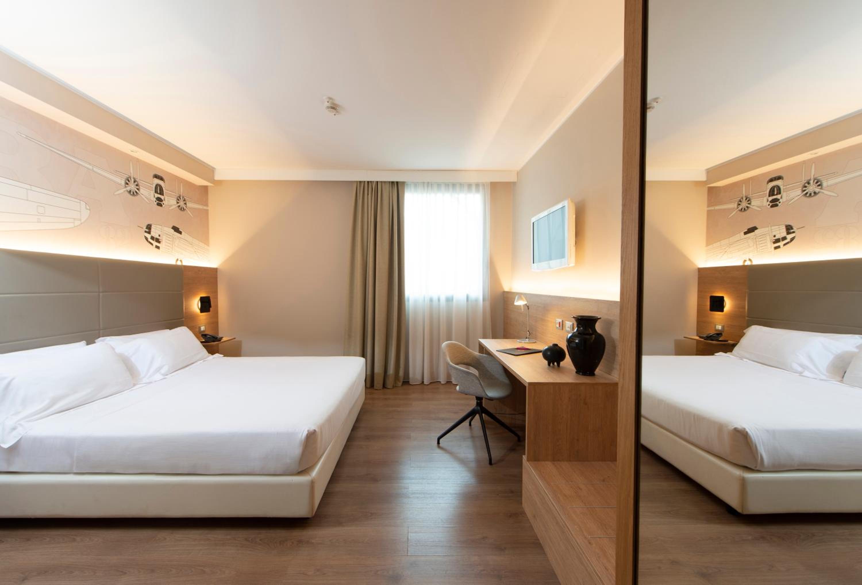 Deluxe Room - Photo 1