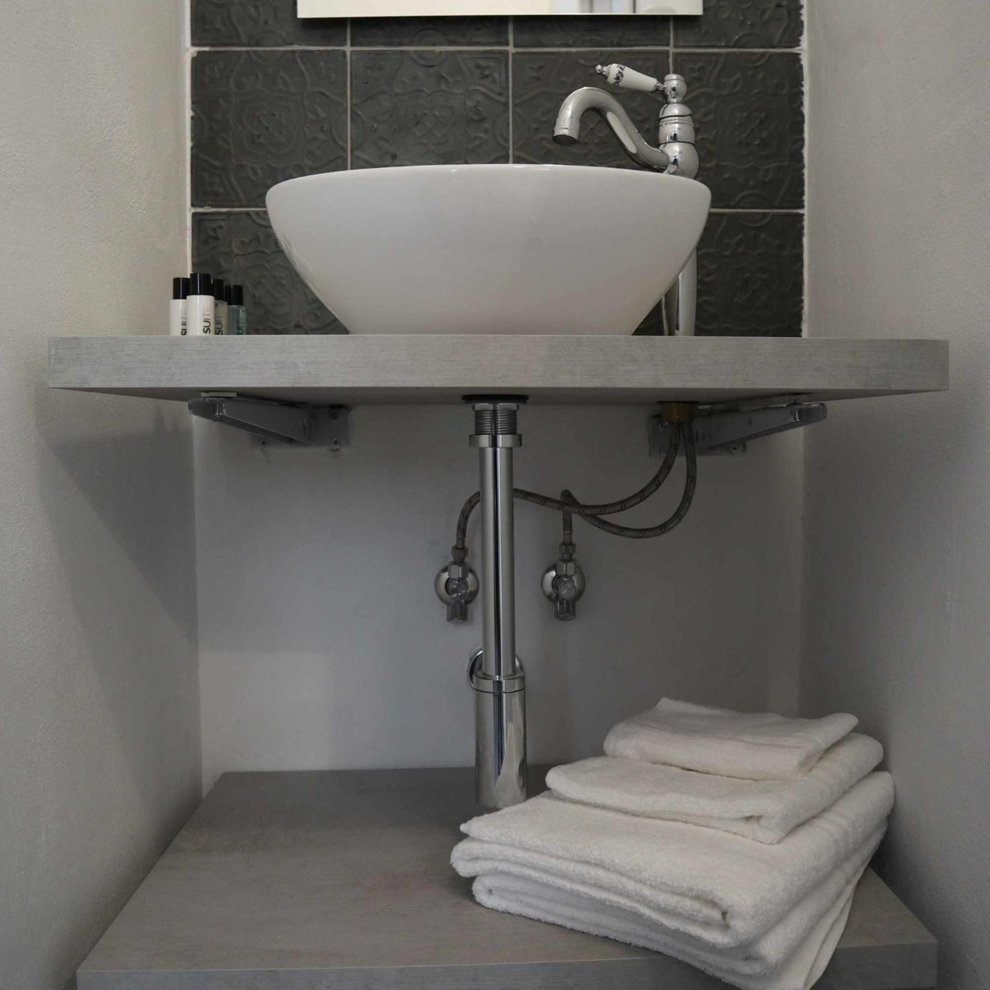 Deluxe Double Room - Photo 17