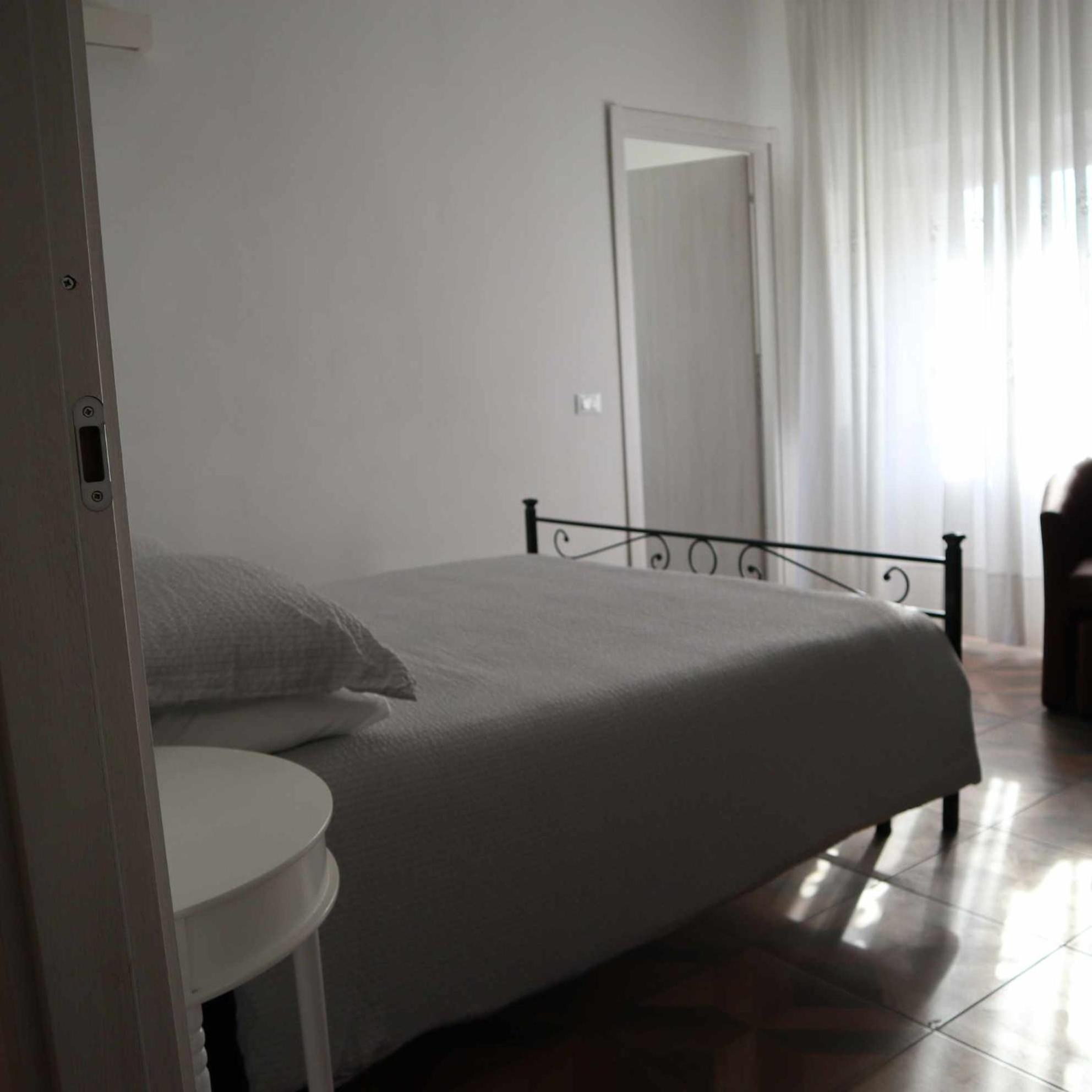 Deluxe Double Room - Photo 24