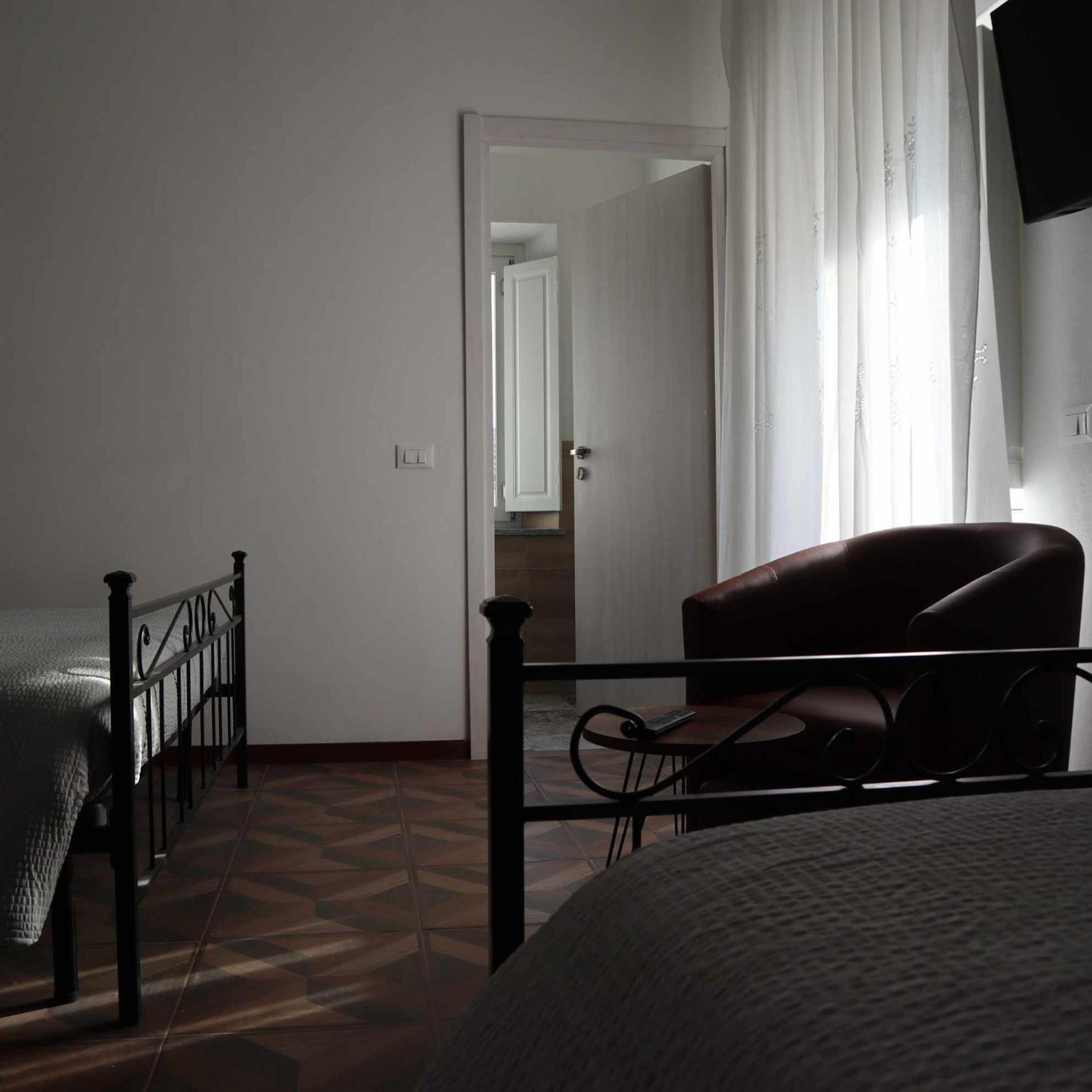 Deluxe Double Room - Photo 30