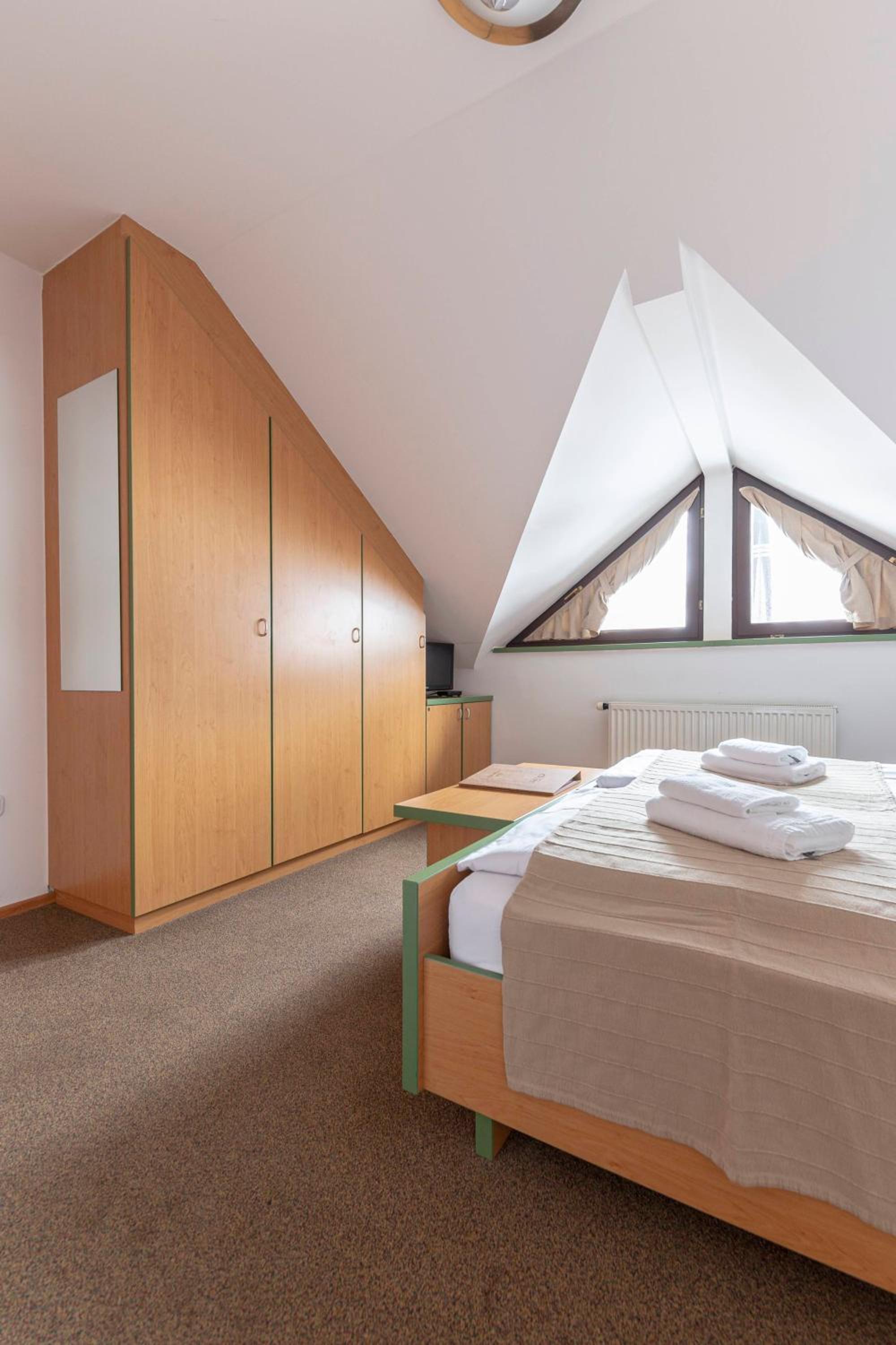 Standard Double Room - Photo 4