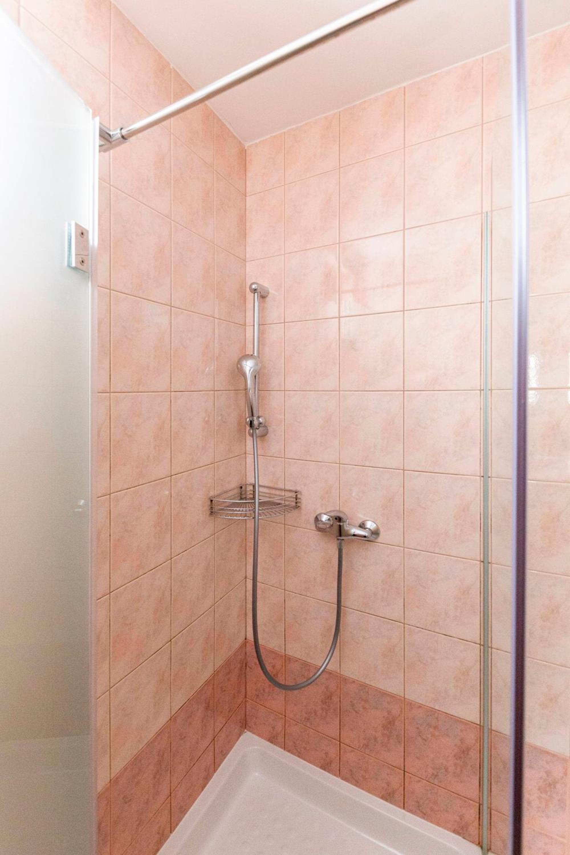 Standard Double Room - Photo 5