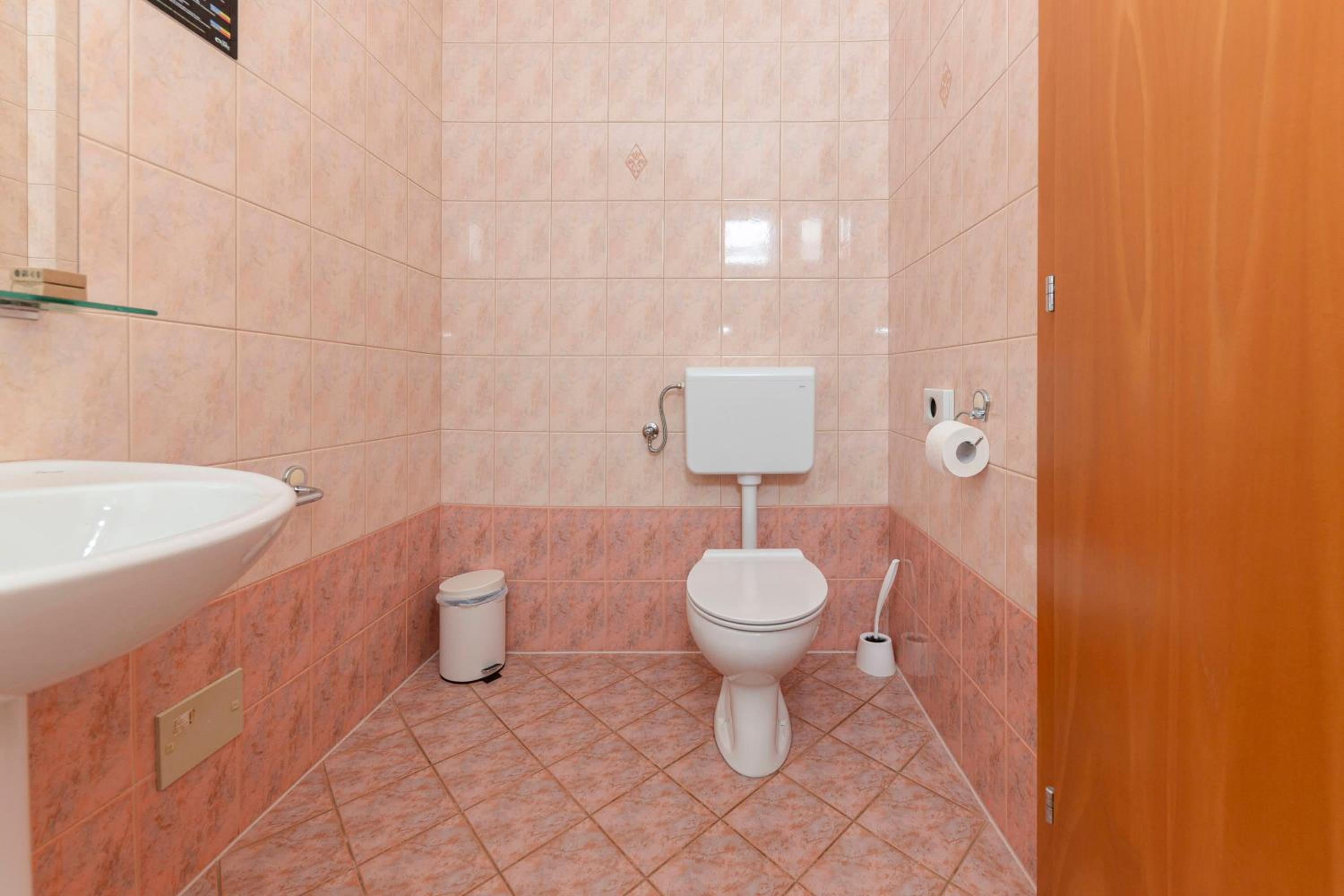 Standard Double Room - Photo 7