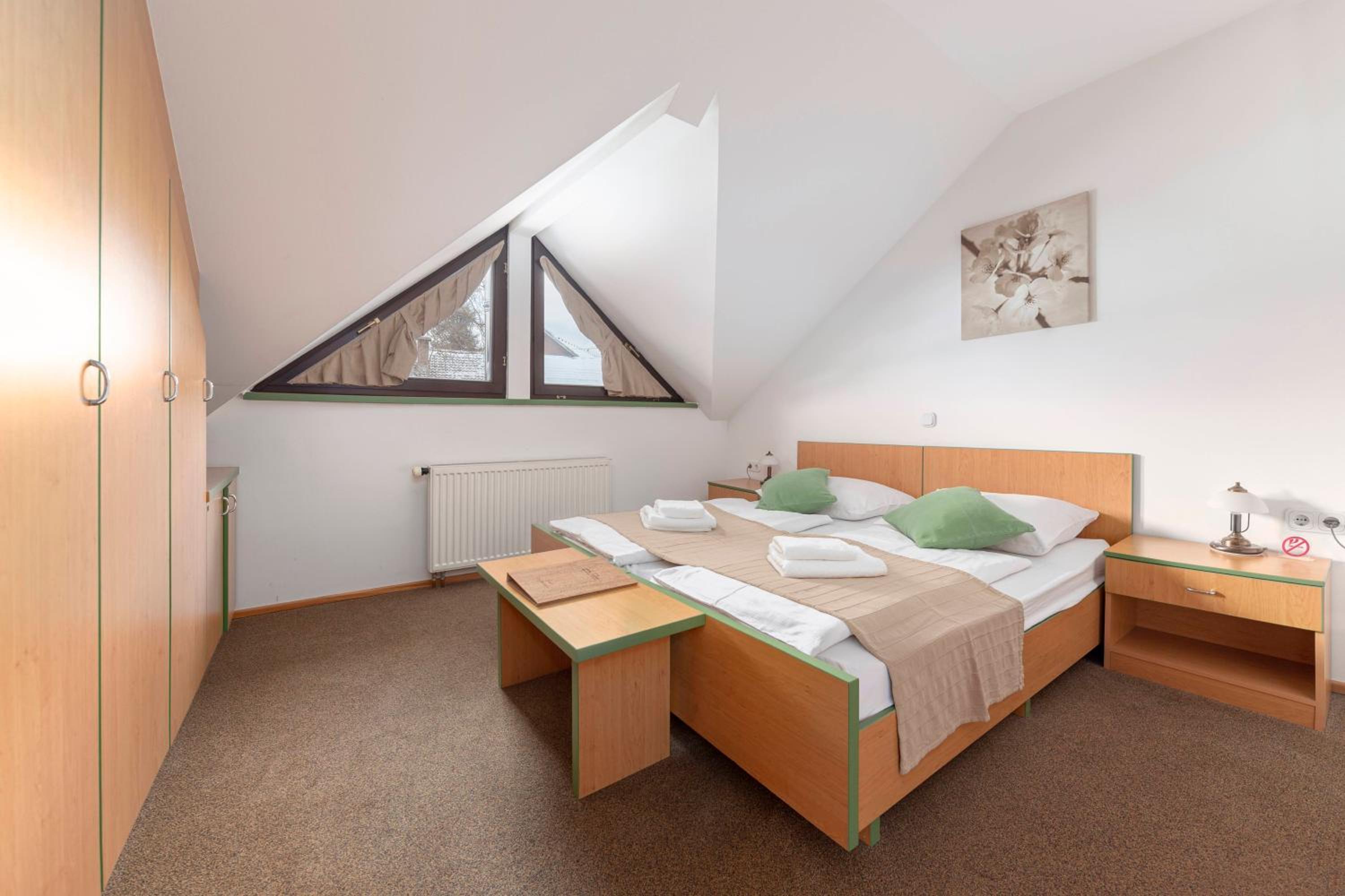 Standard Double Room - Photo 3
