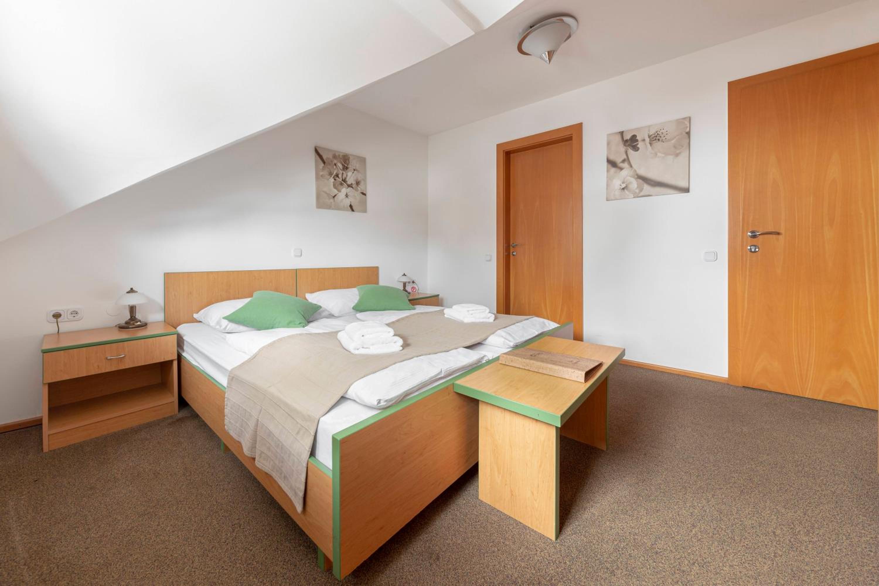 Standard Double Room - Photo 2