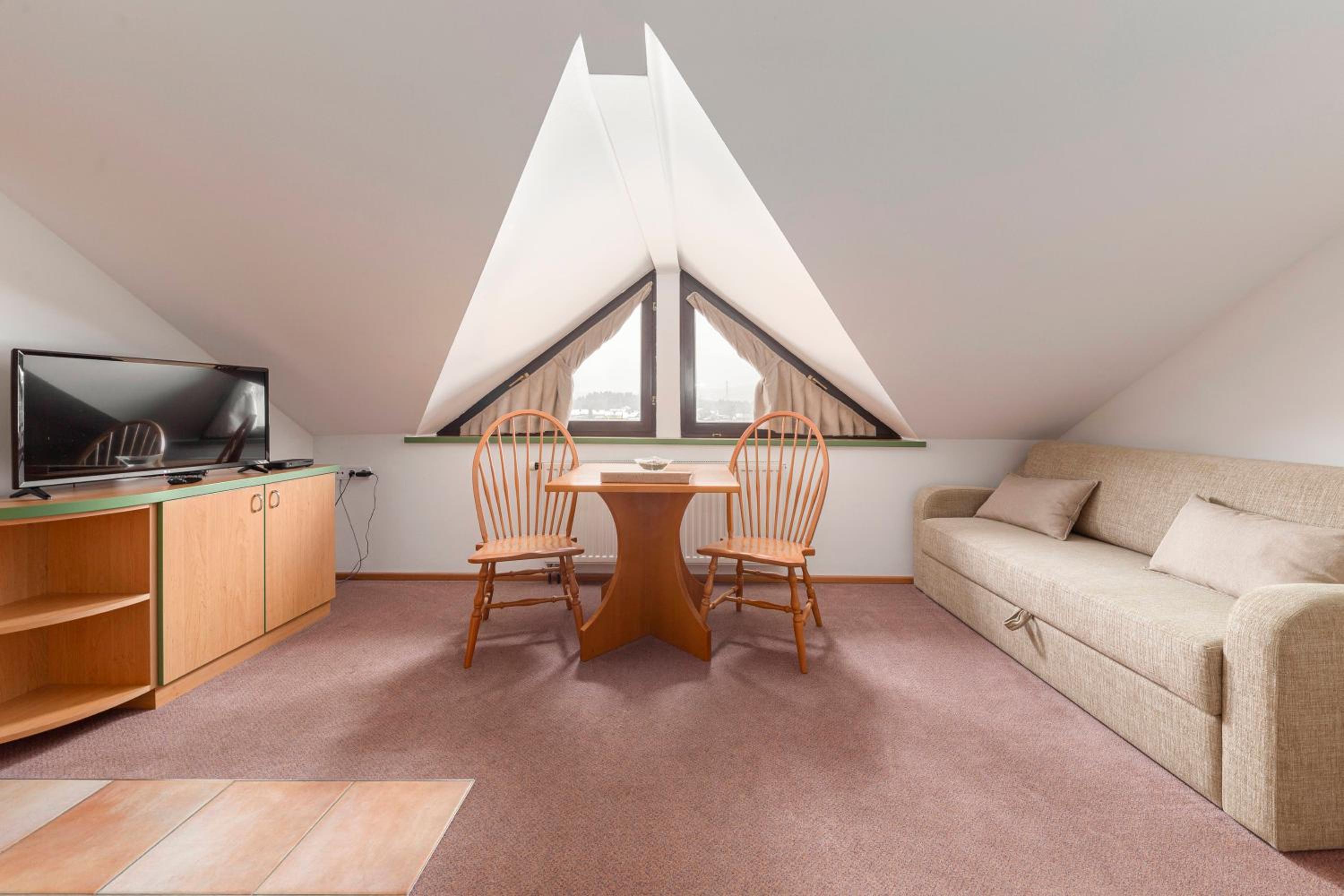 Family Studio - Photo 10