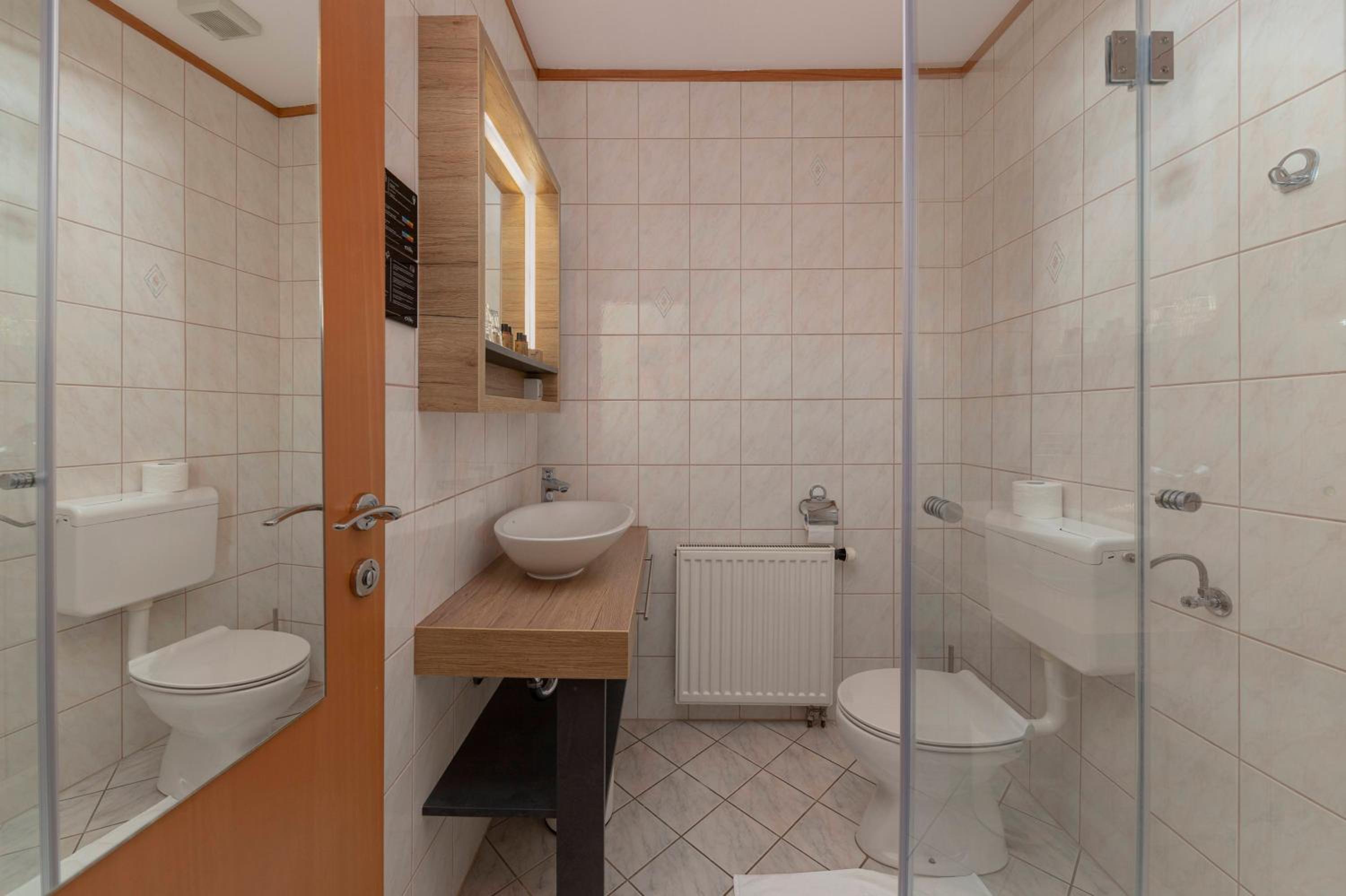 Junior Suite with Mountain View - Photo 5