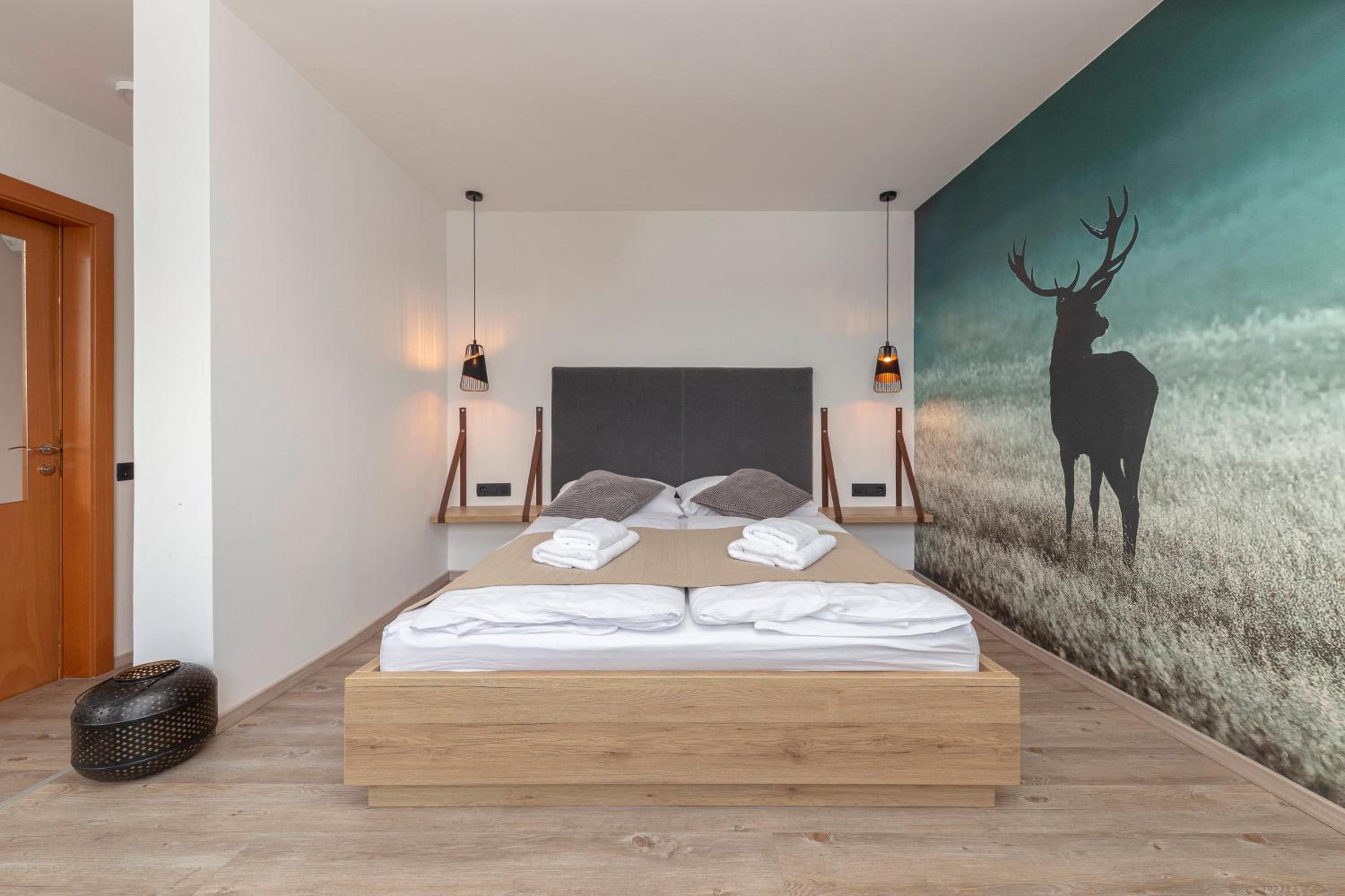 Junior Suite with Mountain View - Photo 11