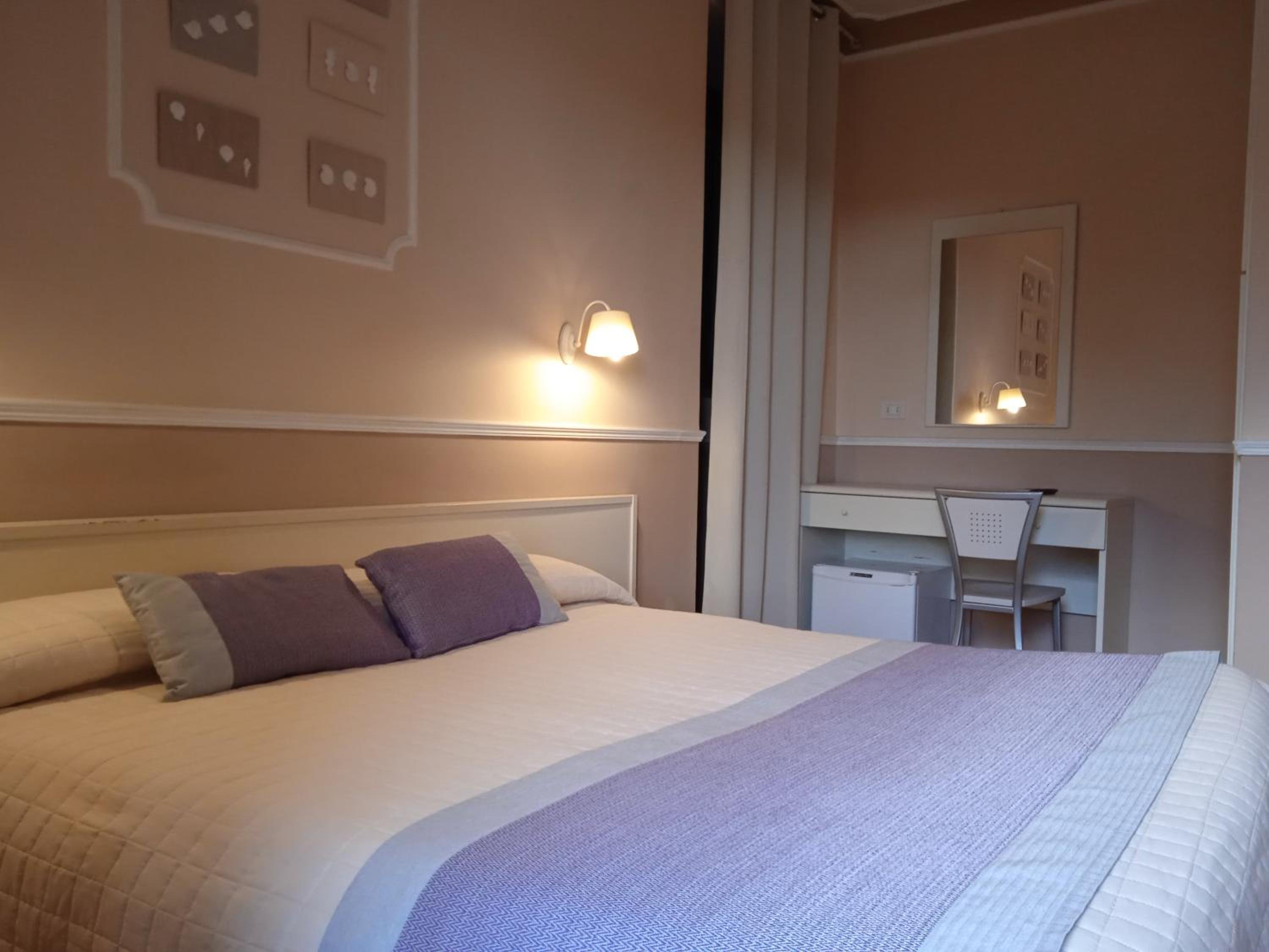 Double Room - Photo 13